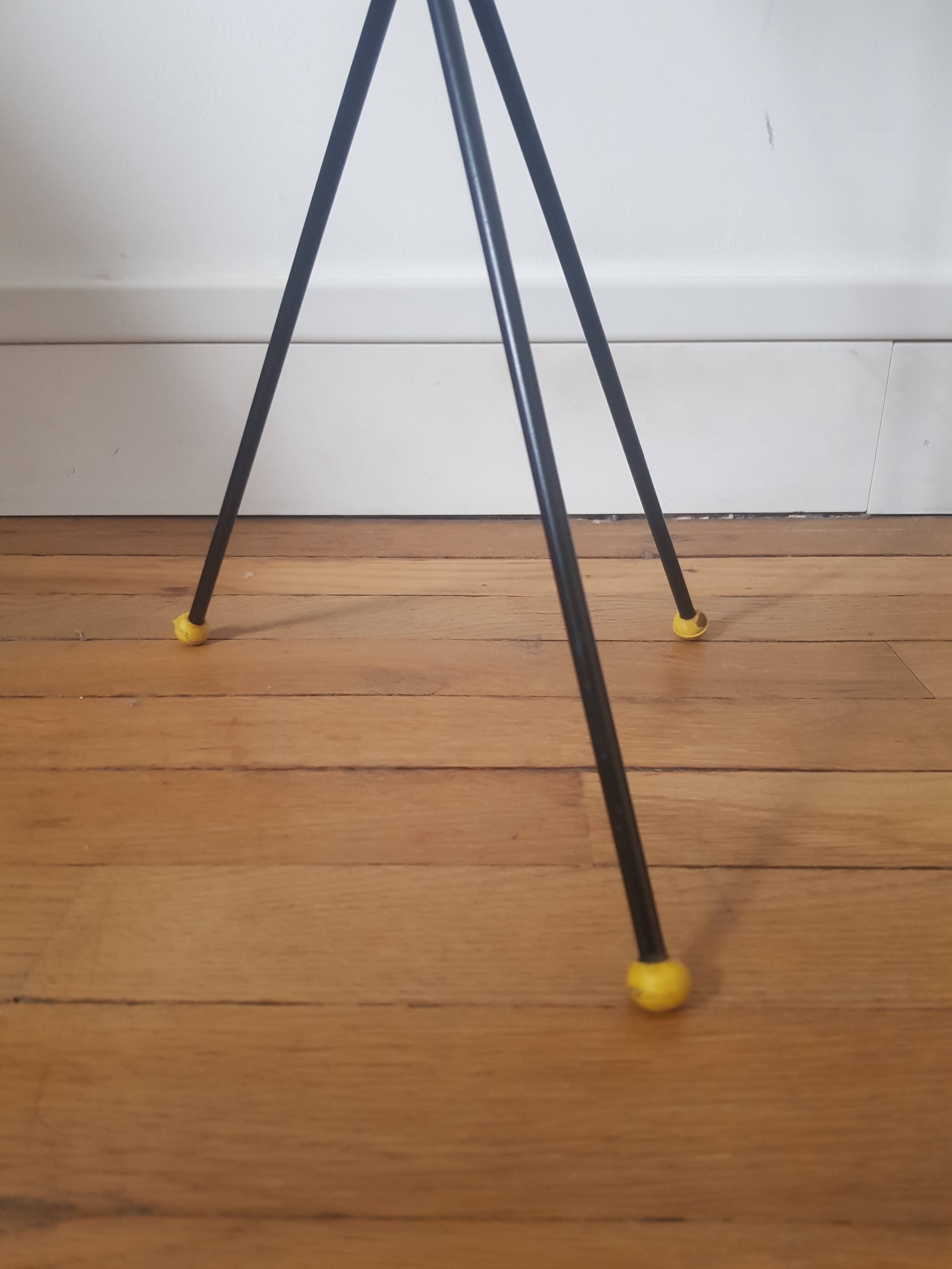 Vintage pedestal table