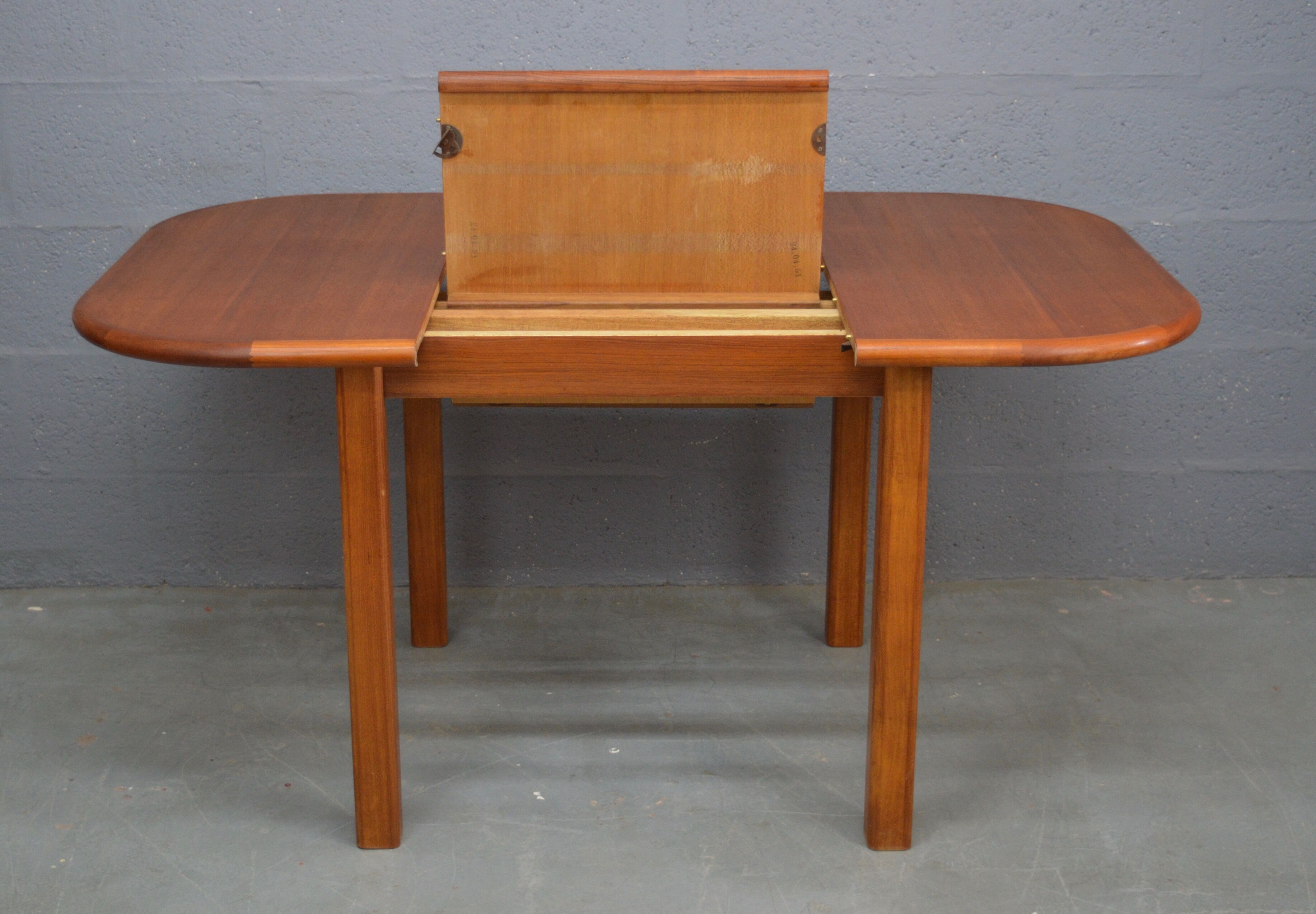 Mid Century Teak Dinning Table by D-Scan