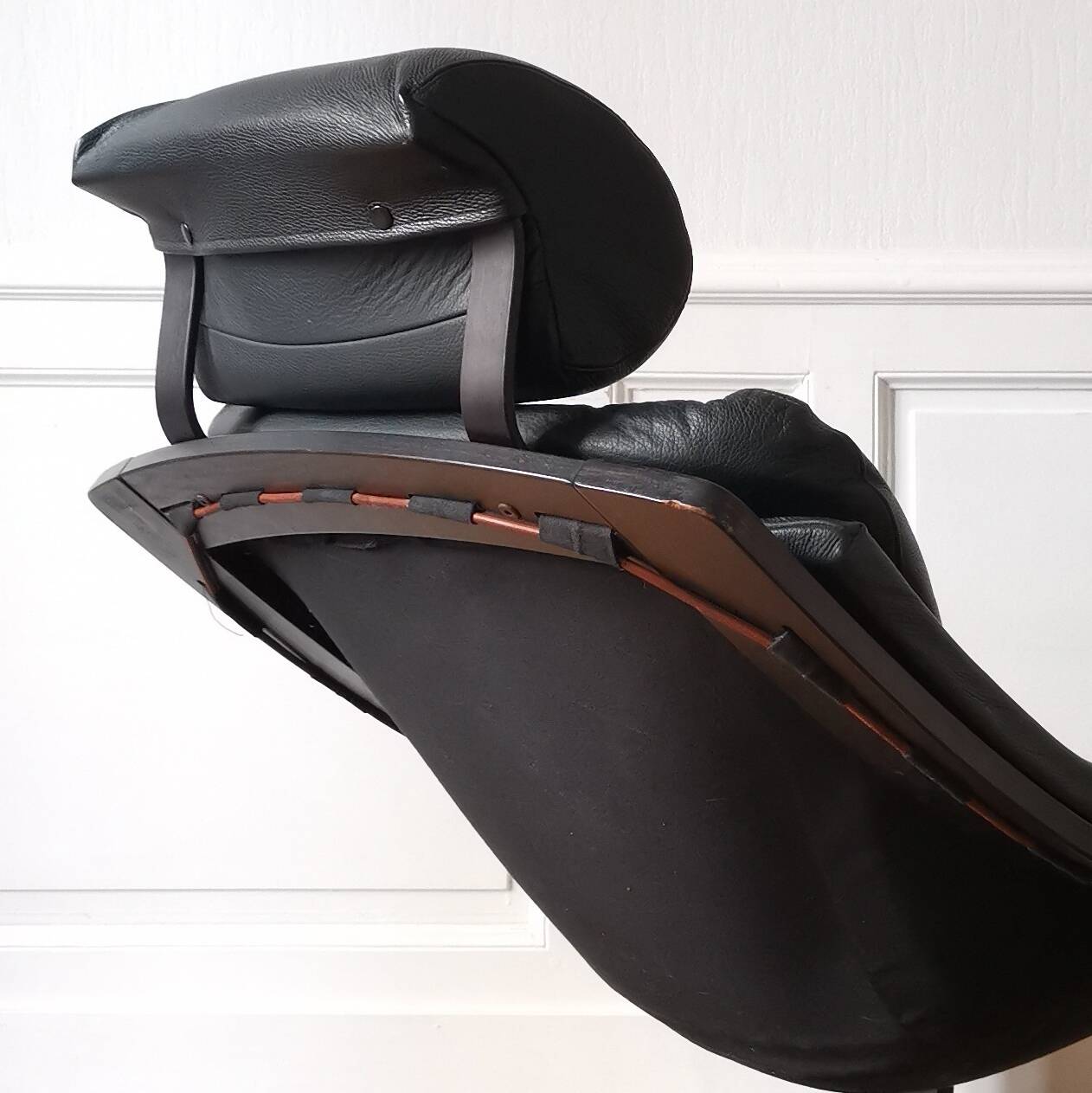 Kroken leather armchair, designed by Ake Fribytter, Nelo Mobelfabrik Sweden.