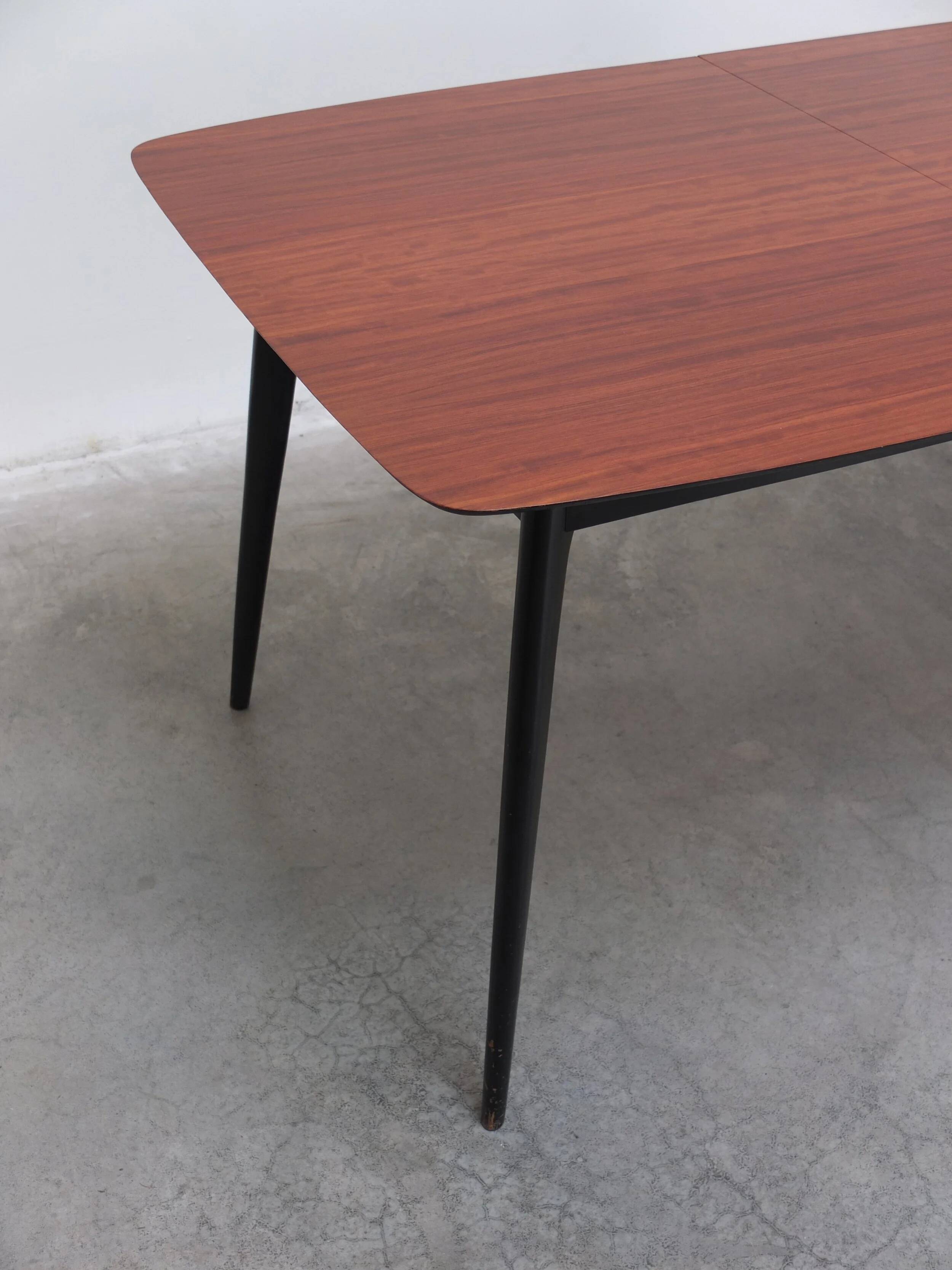 Table à manger extensible par Alfred Hendrickx pour Belform, années 1950.