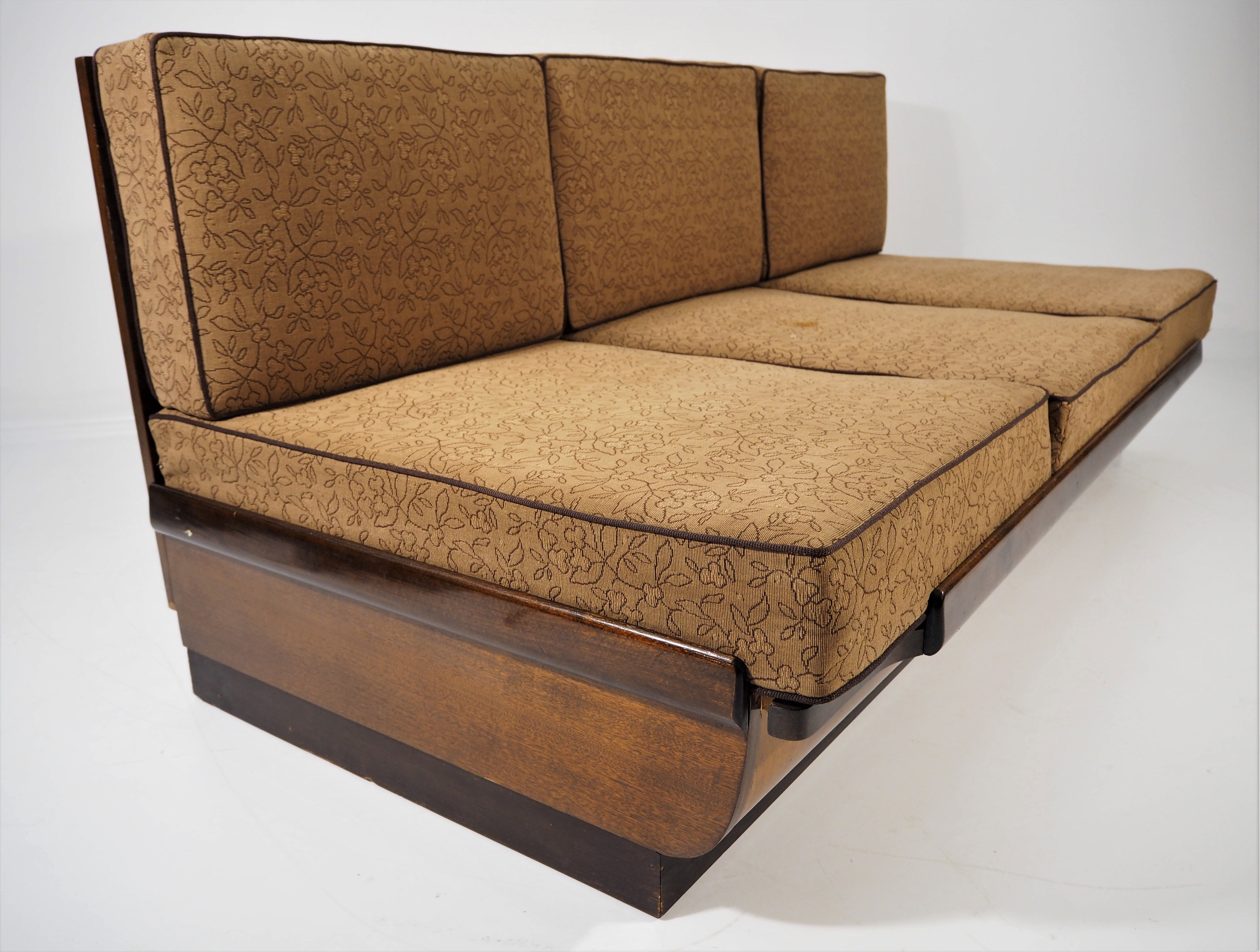 Canapé en noyer Art Déco, années 1960