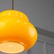 Lampe à suspension italienne du milieu du siècle en verre jaune et laiton