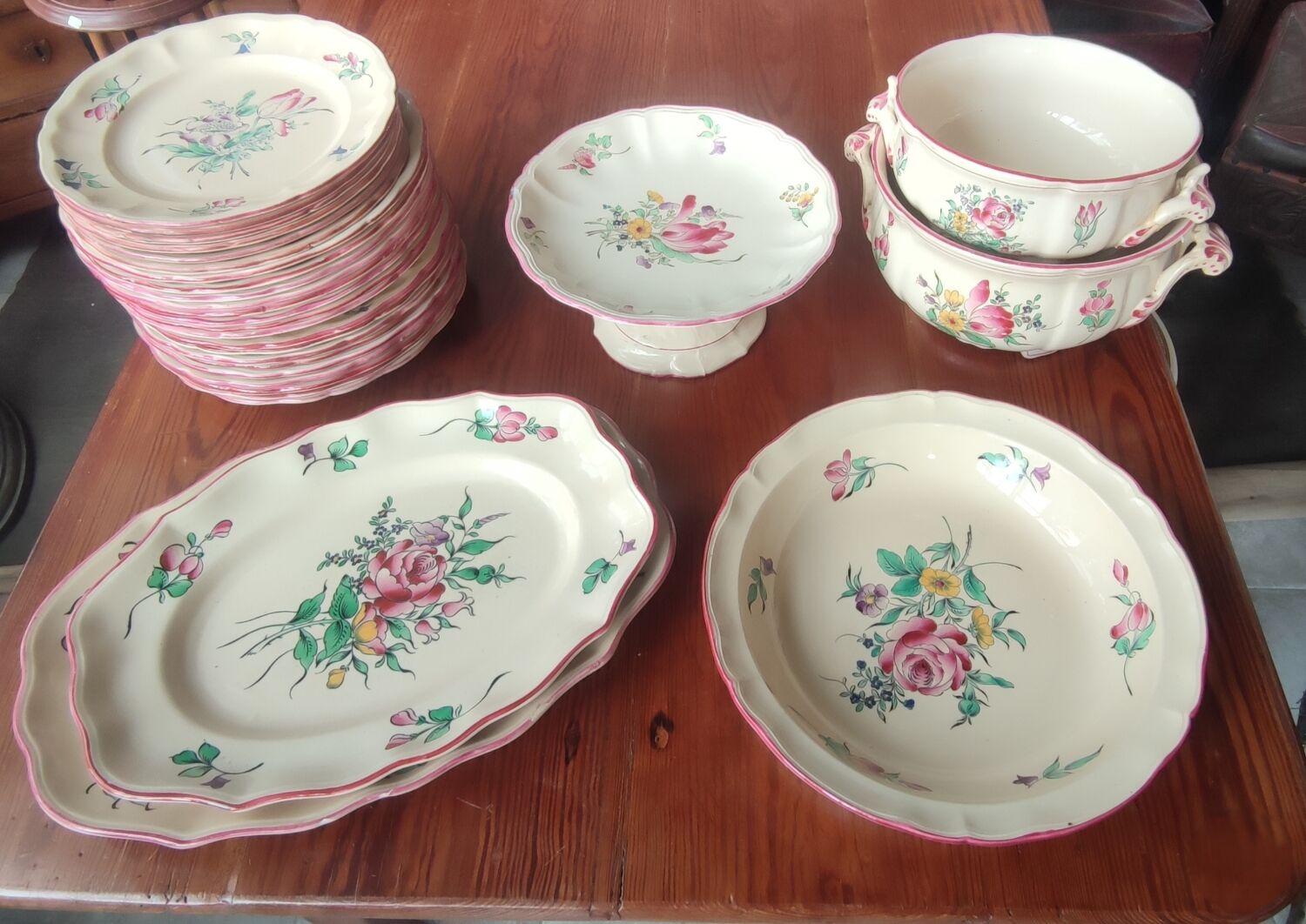 Old service dishes Lunéville floral decoration 29 pieces