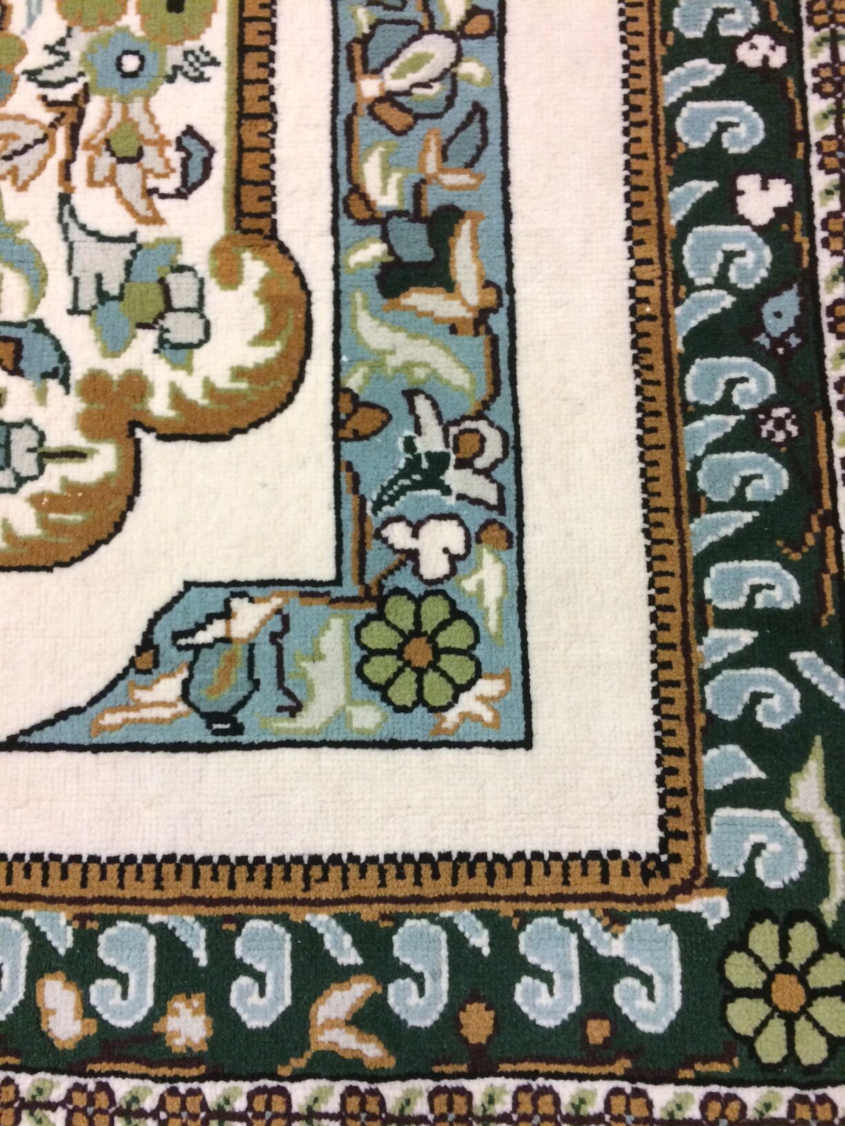 Handmade Tunisian rug - 181x124 cm