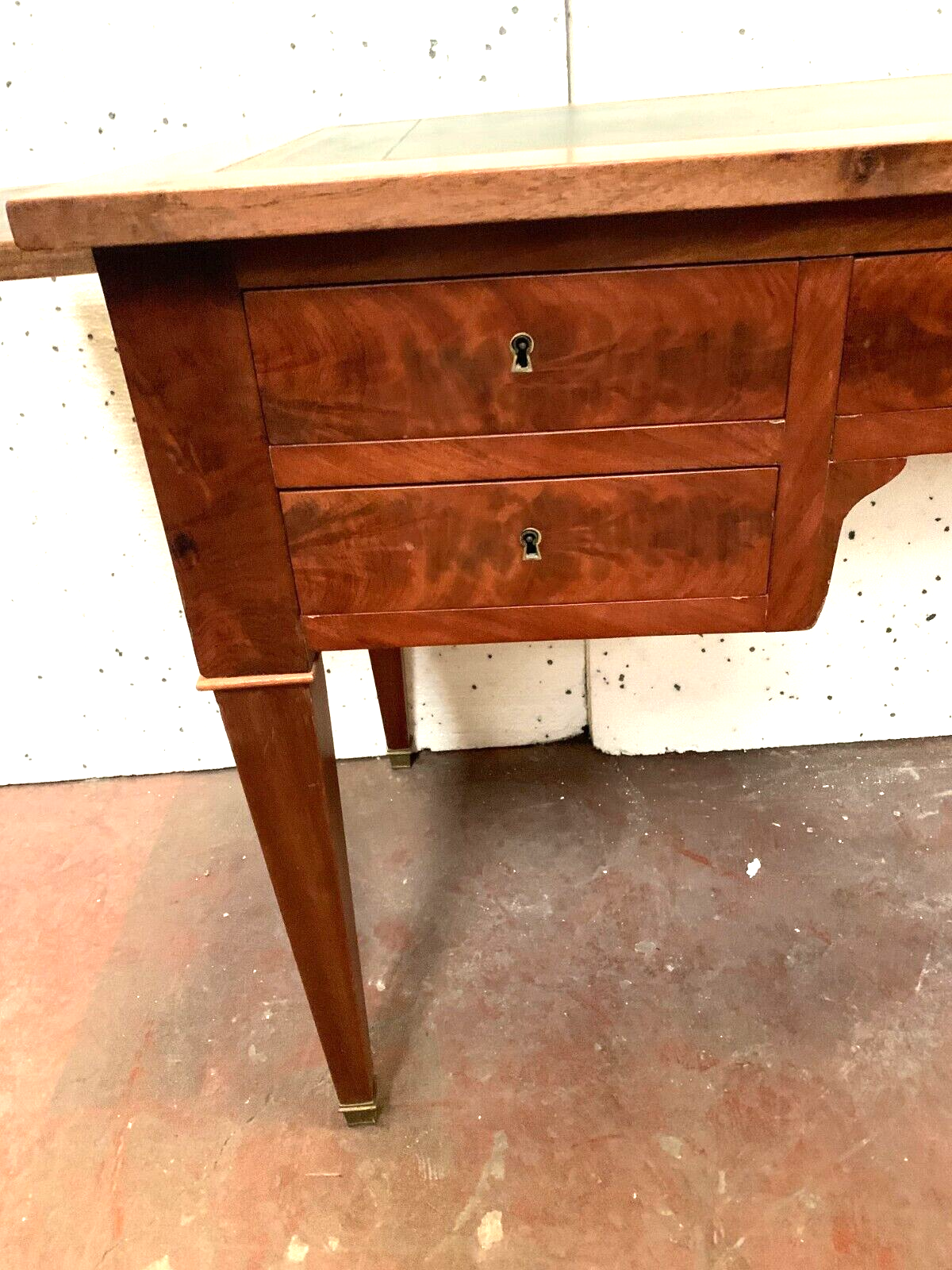 Louis XVI style desk in mahogany XIX century