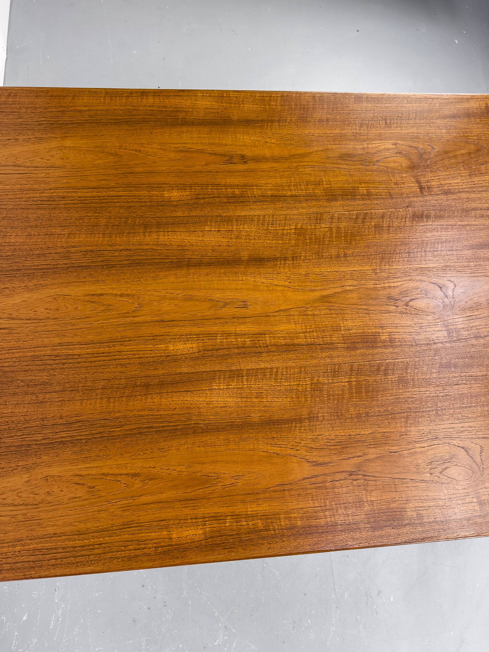 Table danoise extensible en teck, 1960