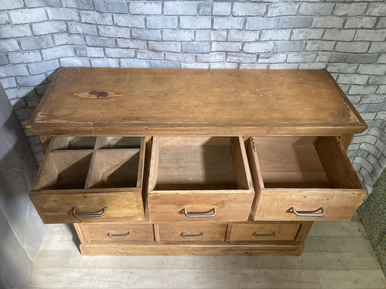 Hardware trade furniture