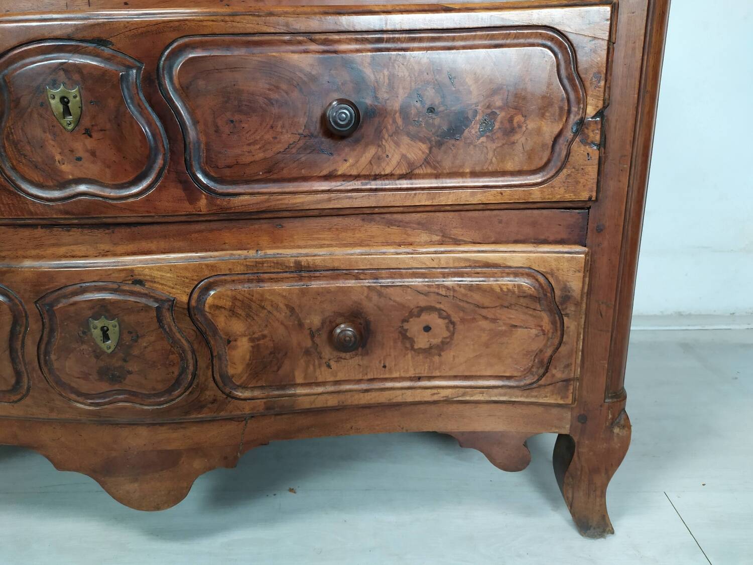 Louis XV chest of drawers