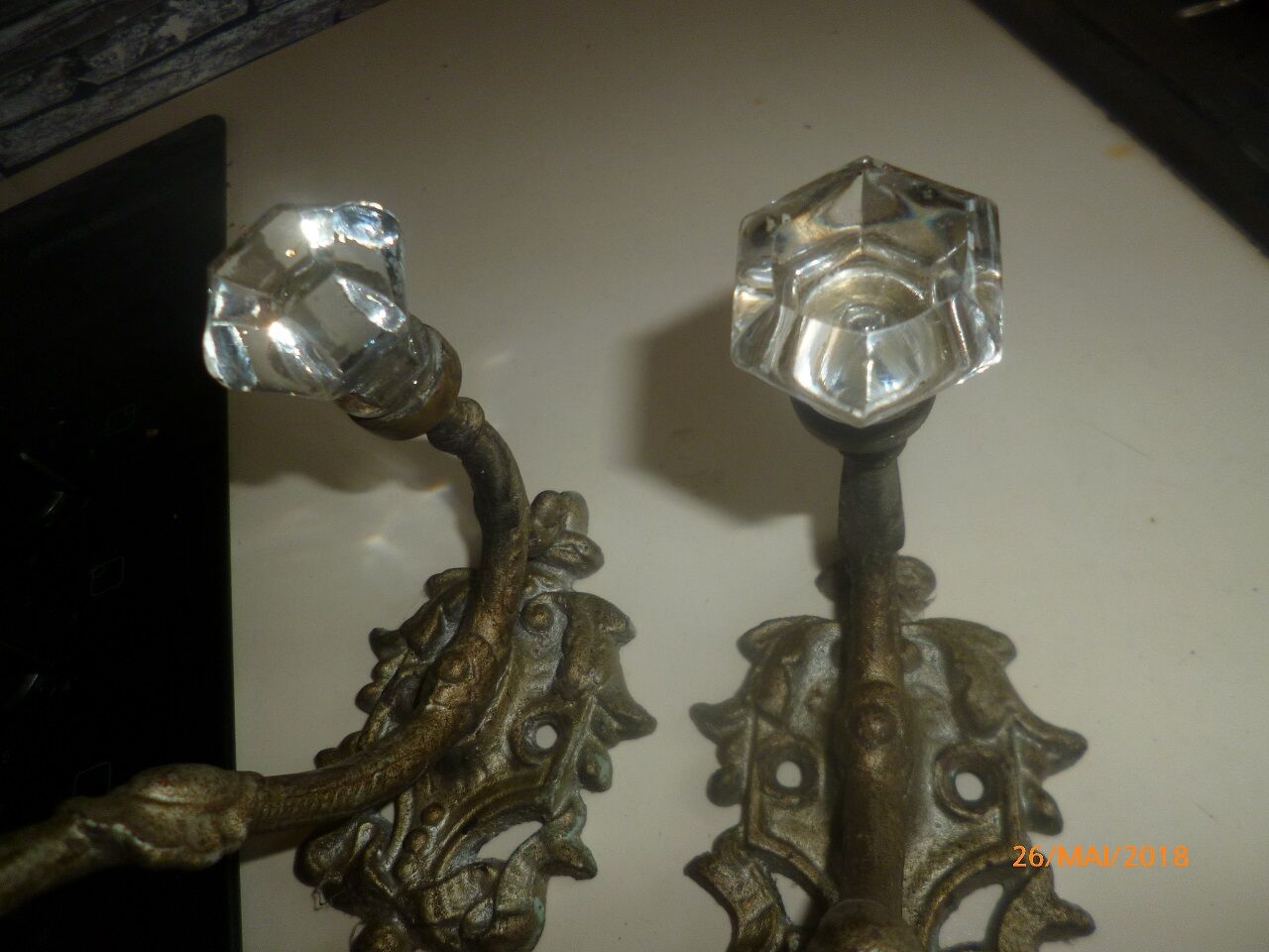 Paire de patères porte manteaux bronze et verre Napoleon lll