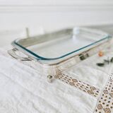 Rectangular Pyrex dish on silver metal support