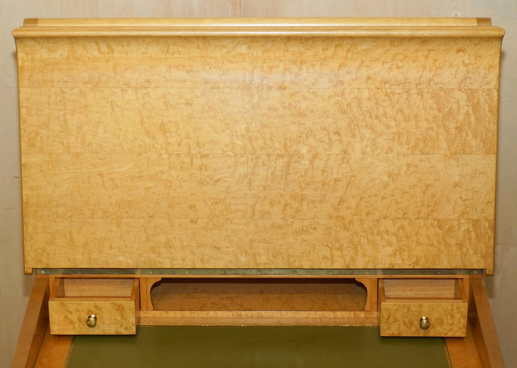 Art Nouveau desk attributed to Carlo Zen 1902 in mottled maple.