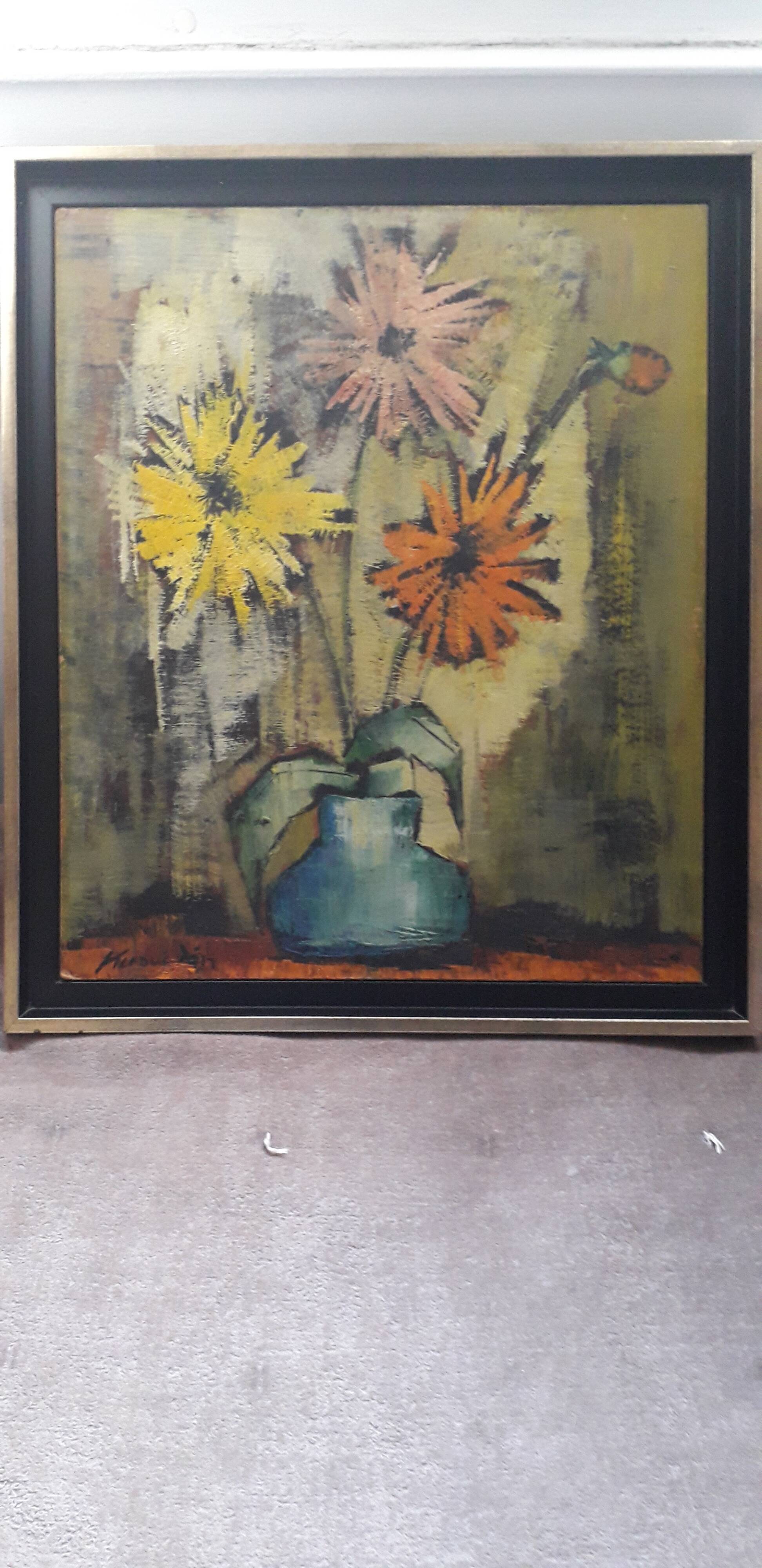Antique oil painting depicting a bouquet of flowers