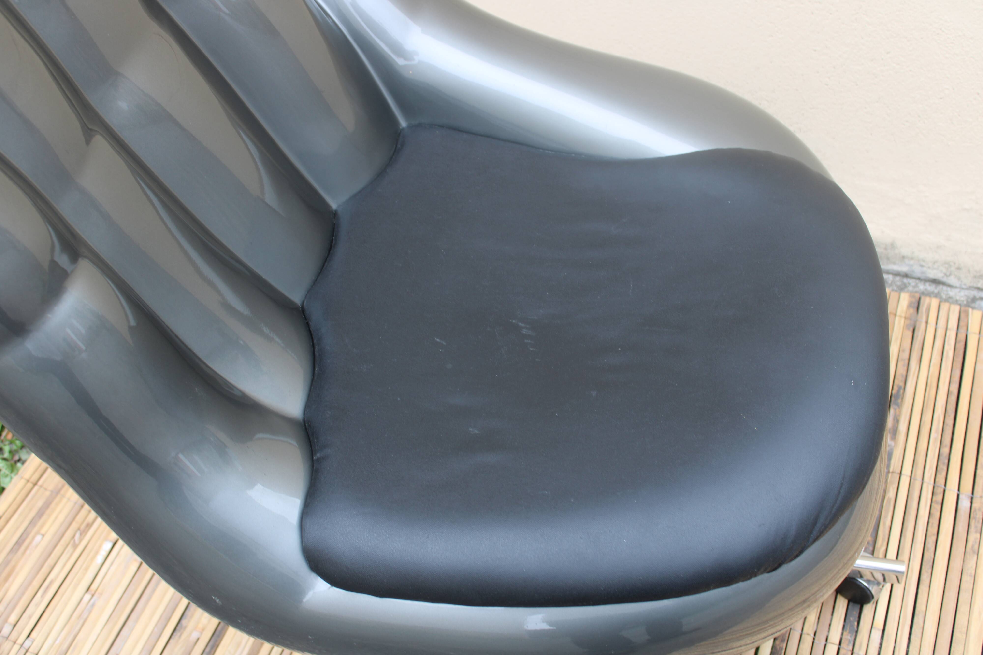 Hand-shaped chair