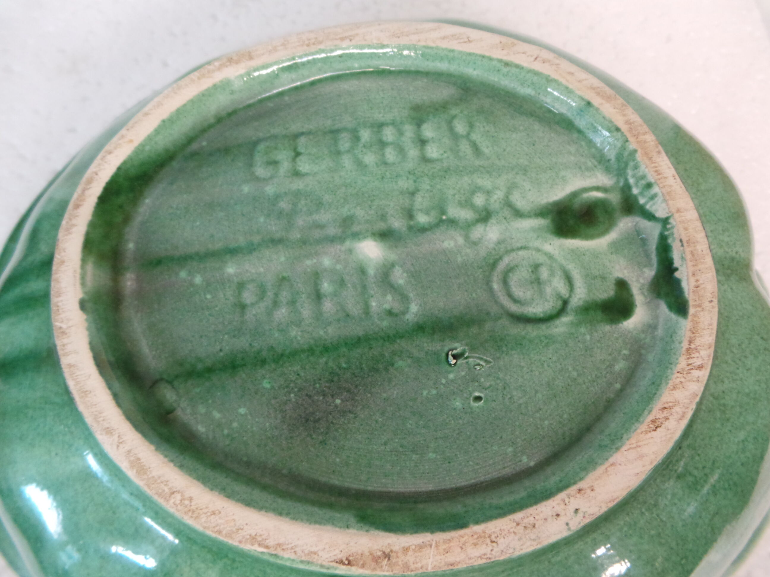 Flat saladier hollow leaf shape Gerber bets