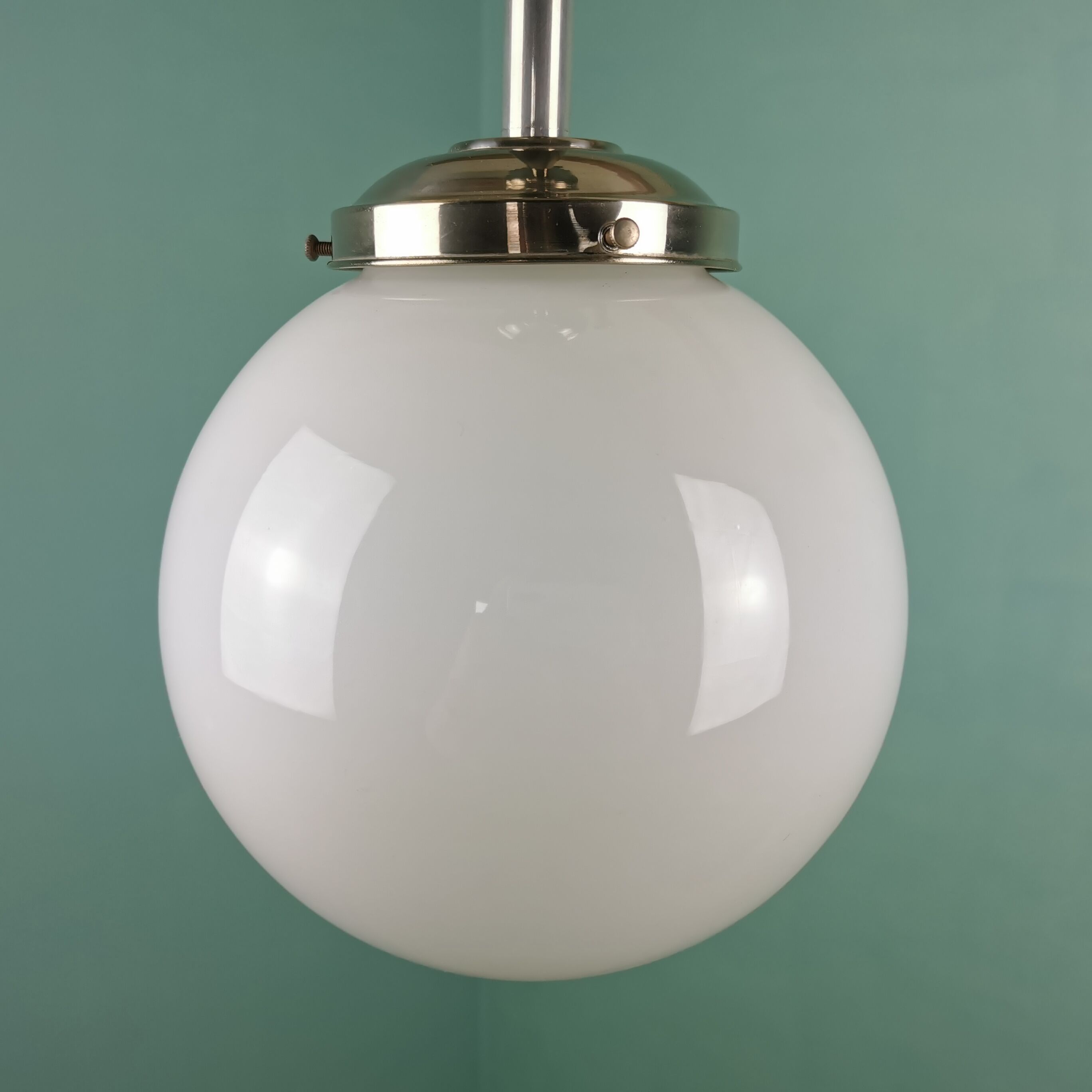Ball opaline hanging lamp