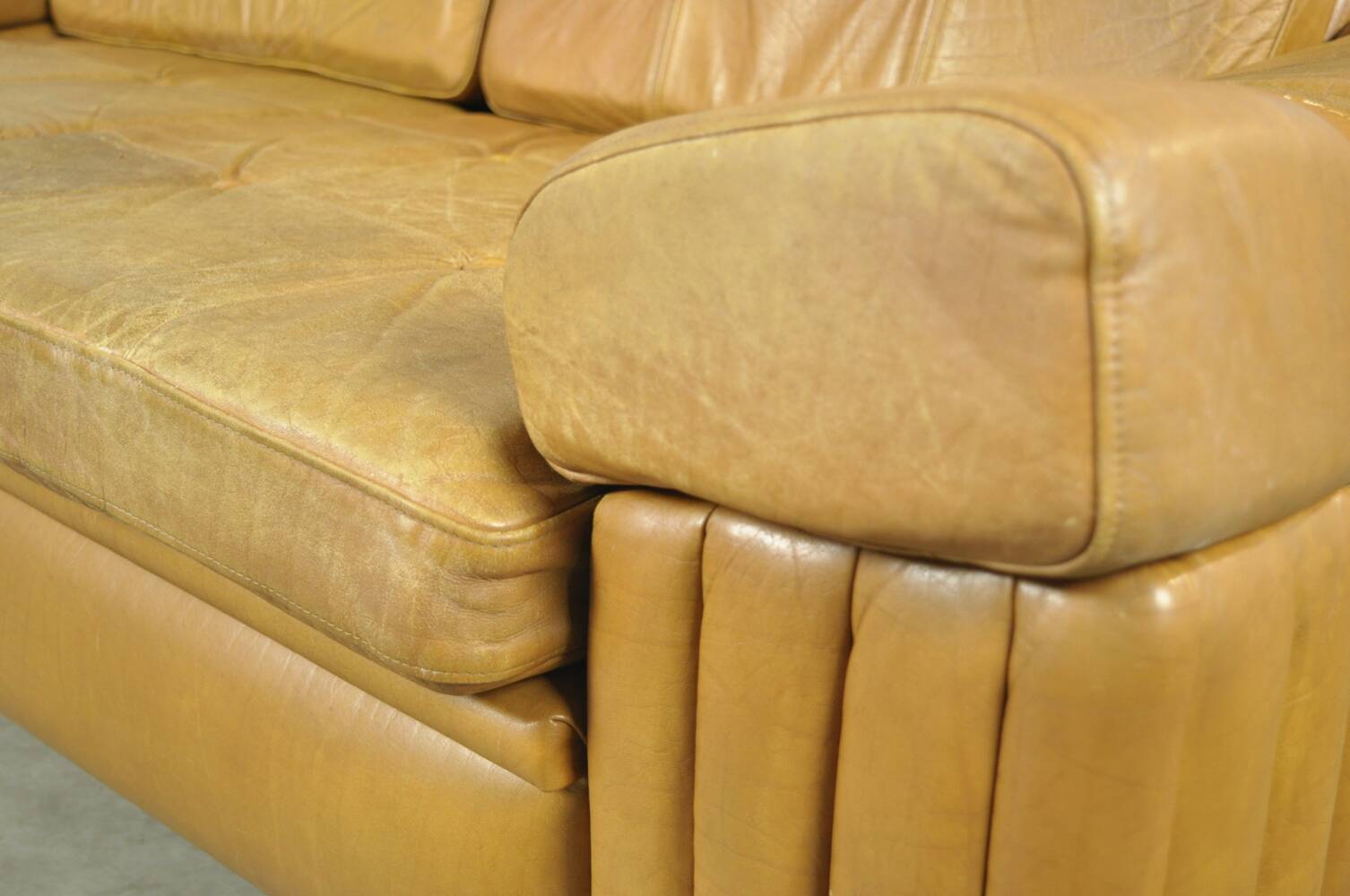 Danish vintage leather 2-seater sofa by svend skipper, 1970s