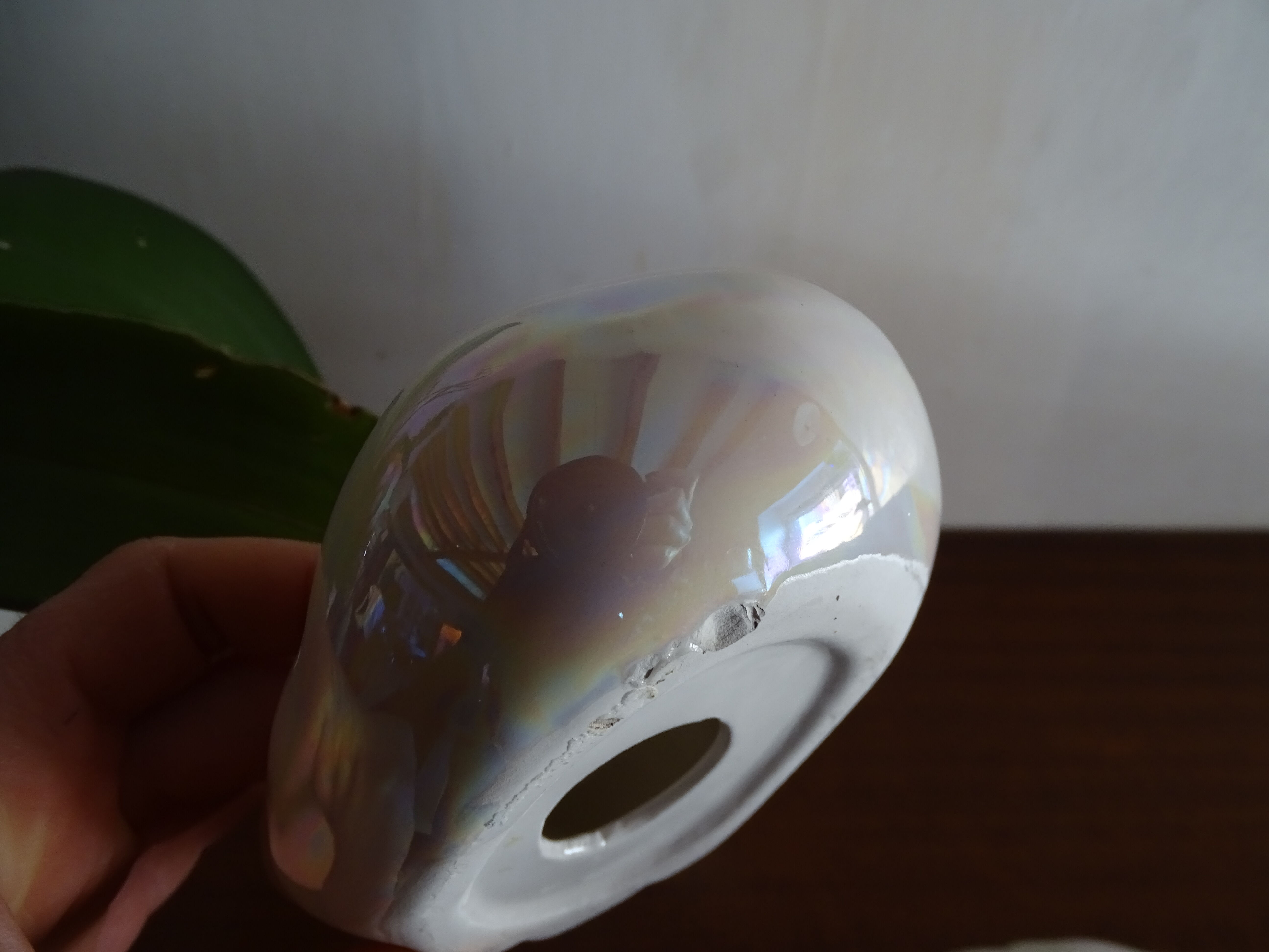 Pair of empty iridescent hand pockets in vintage ceramic 1960