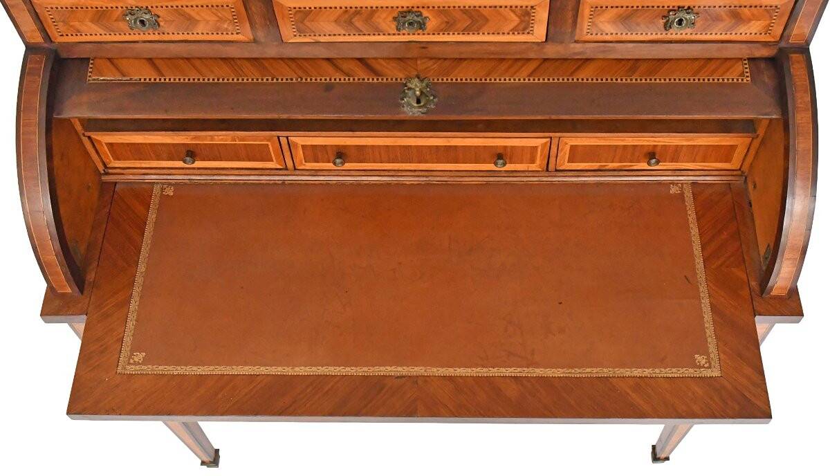 Cylinder desk in Louis XVI style