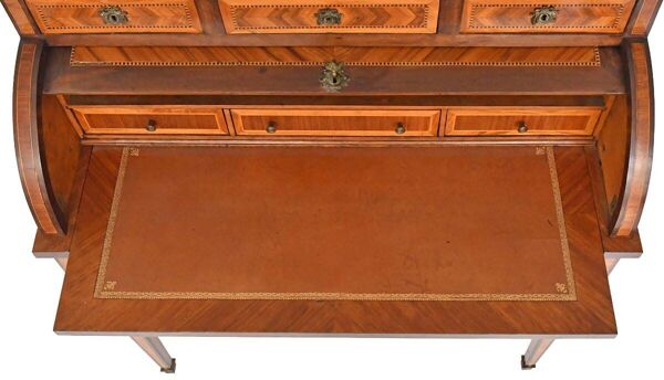 Bureau cylindre de style Louis XVI