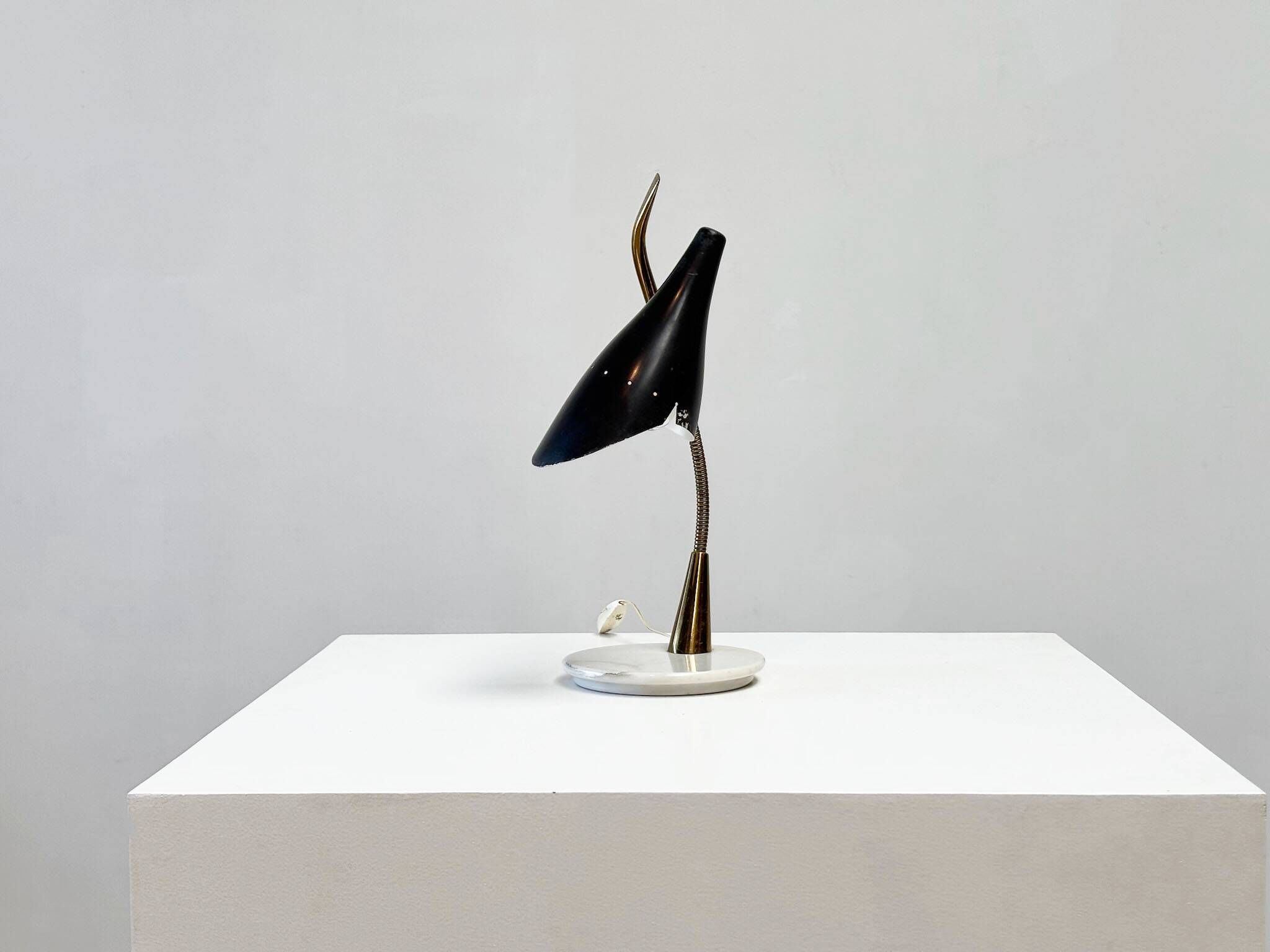 Lampe de table italienne par Oscar Torlasco pour Lumi