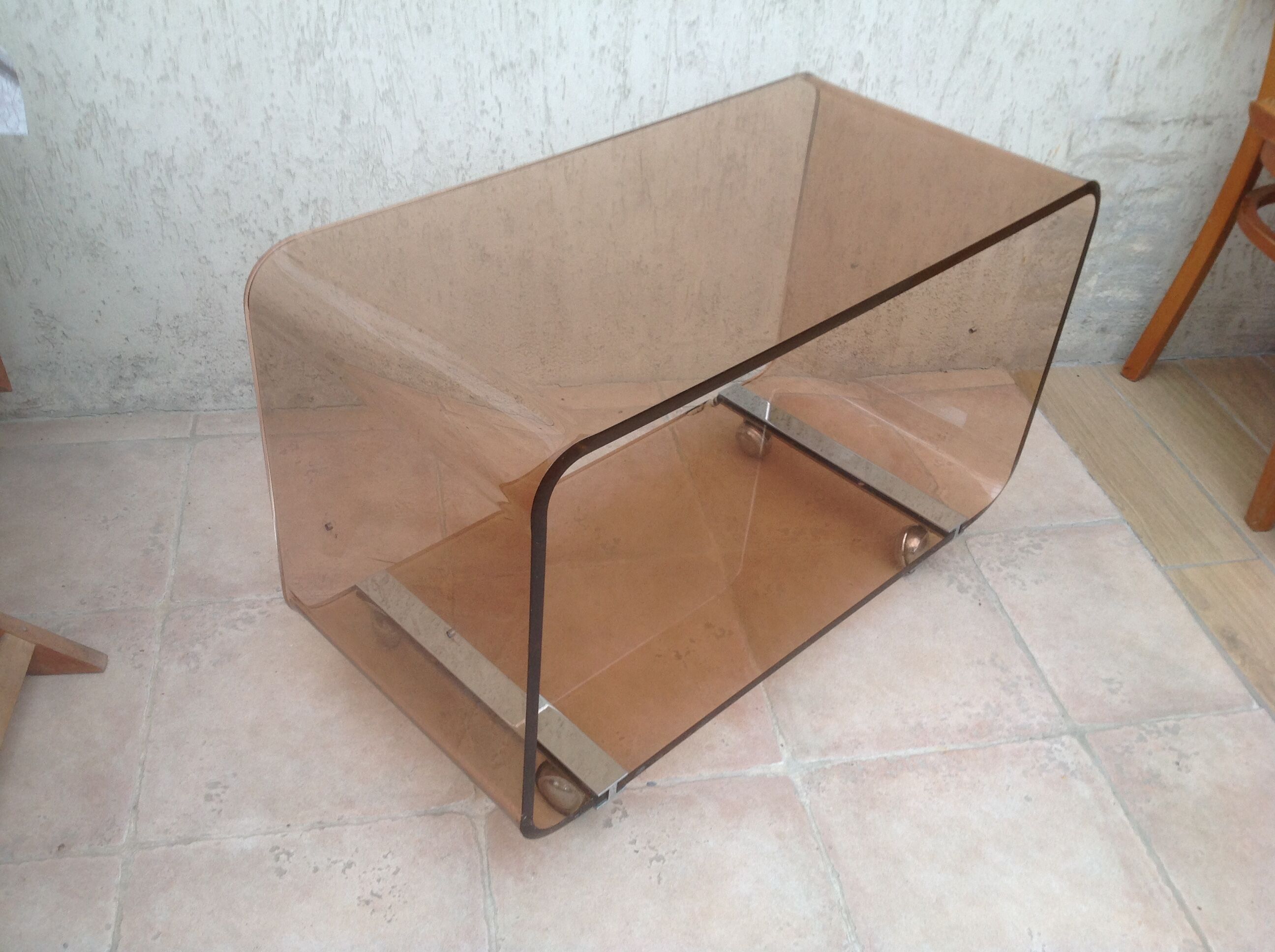 Table basse en plexiglas Roche Bobois année 70