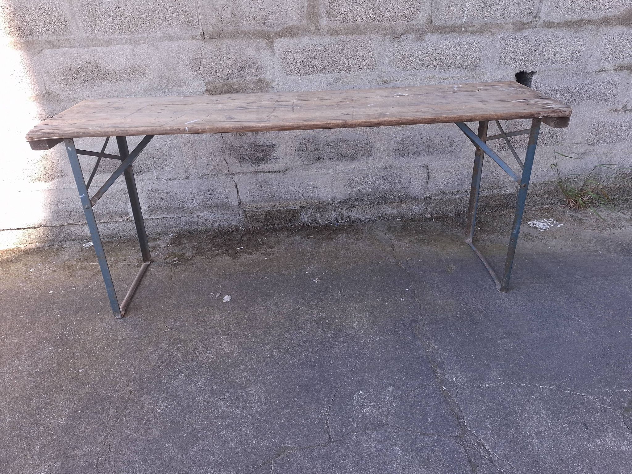 FOLDING BREWER'S TABLE