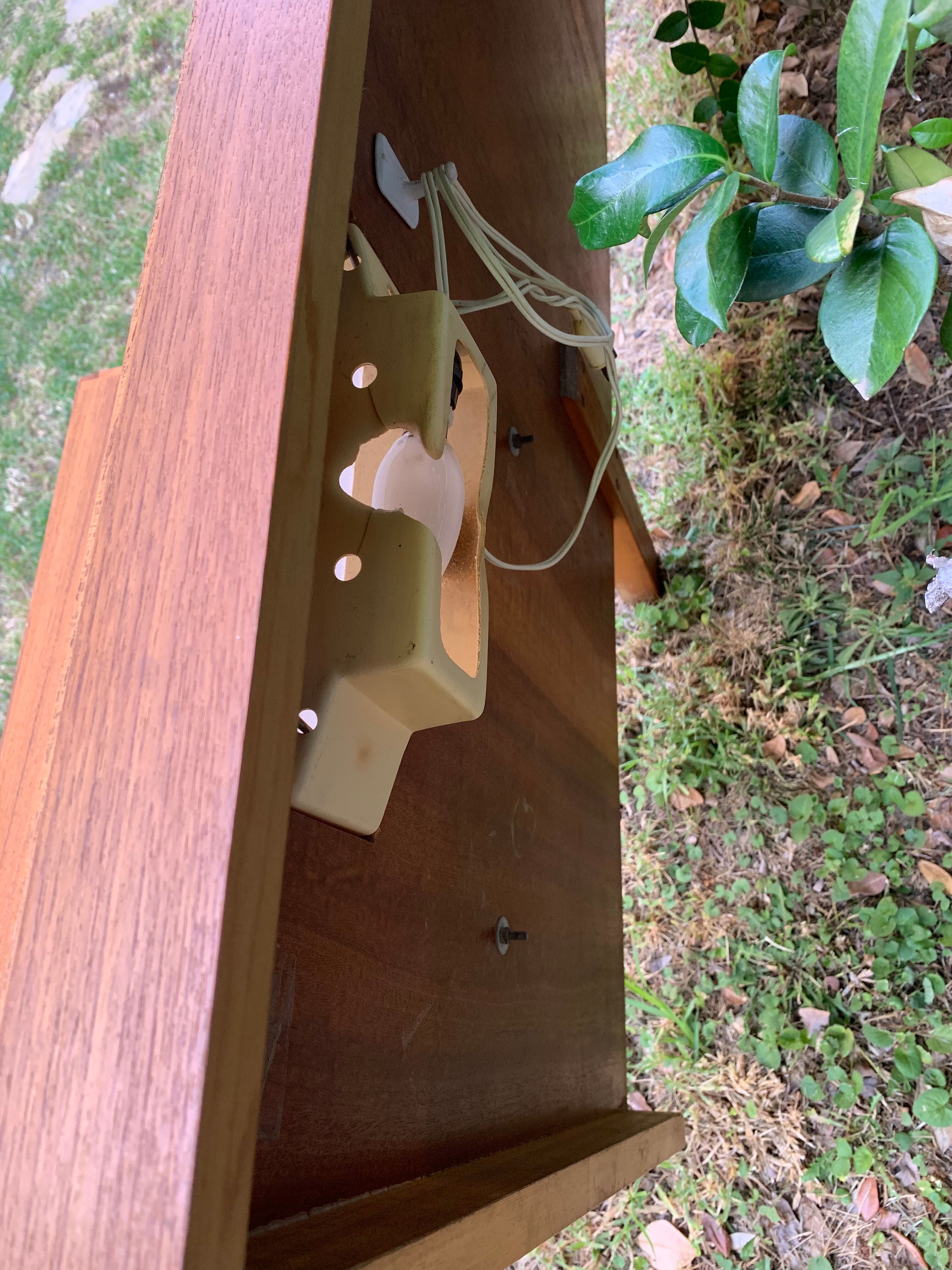 Headof with built-in wall lamp