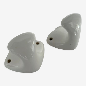 Pair of ceramic hooks