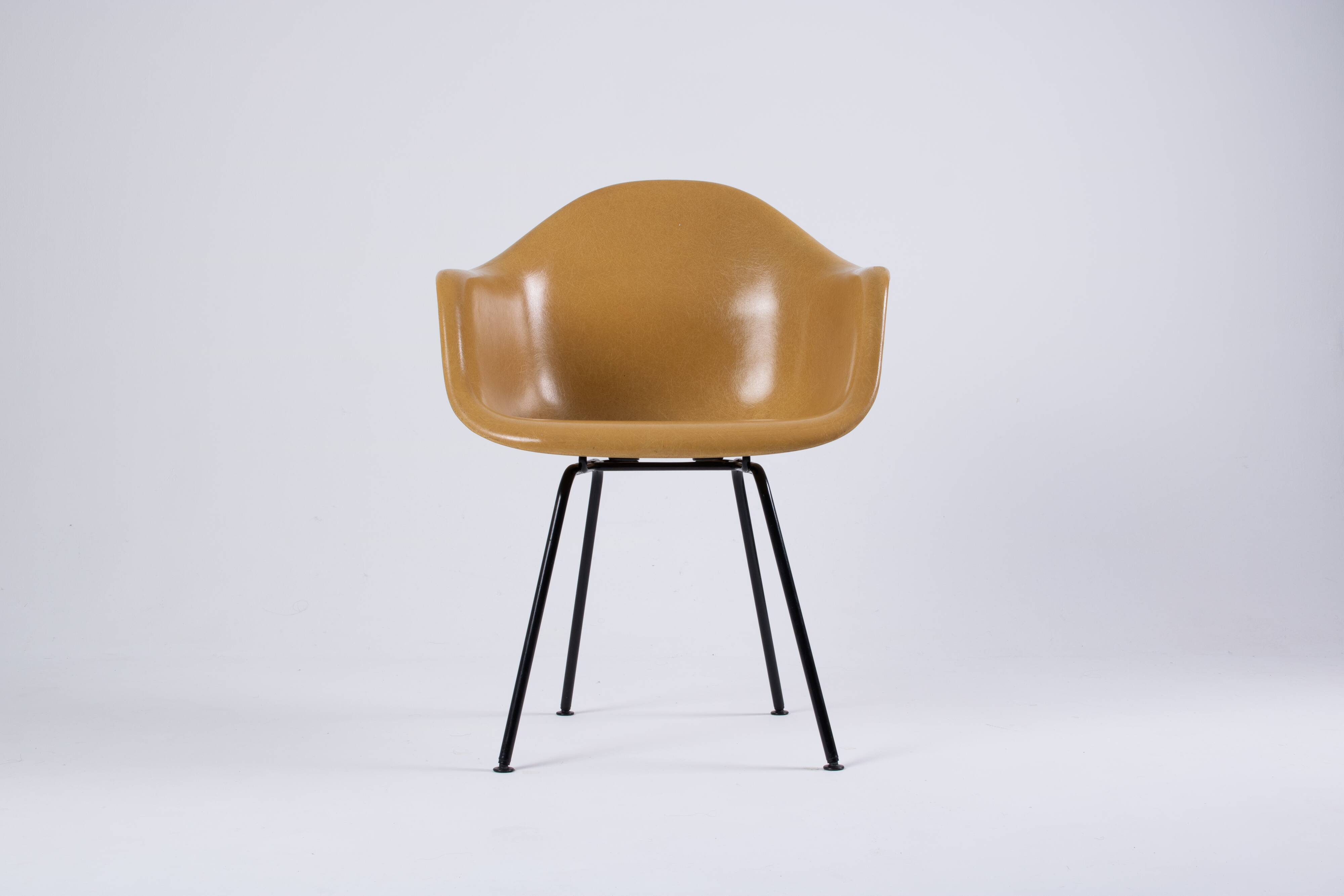 DAX Eames in fibreglass – Light Ochre – Herman Miller / Vitra – circa 19