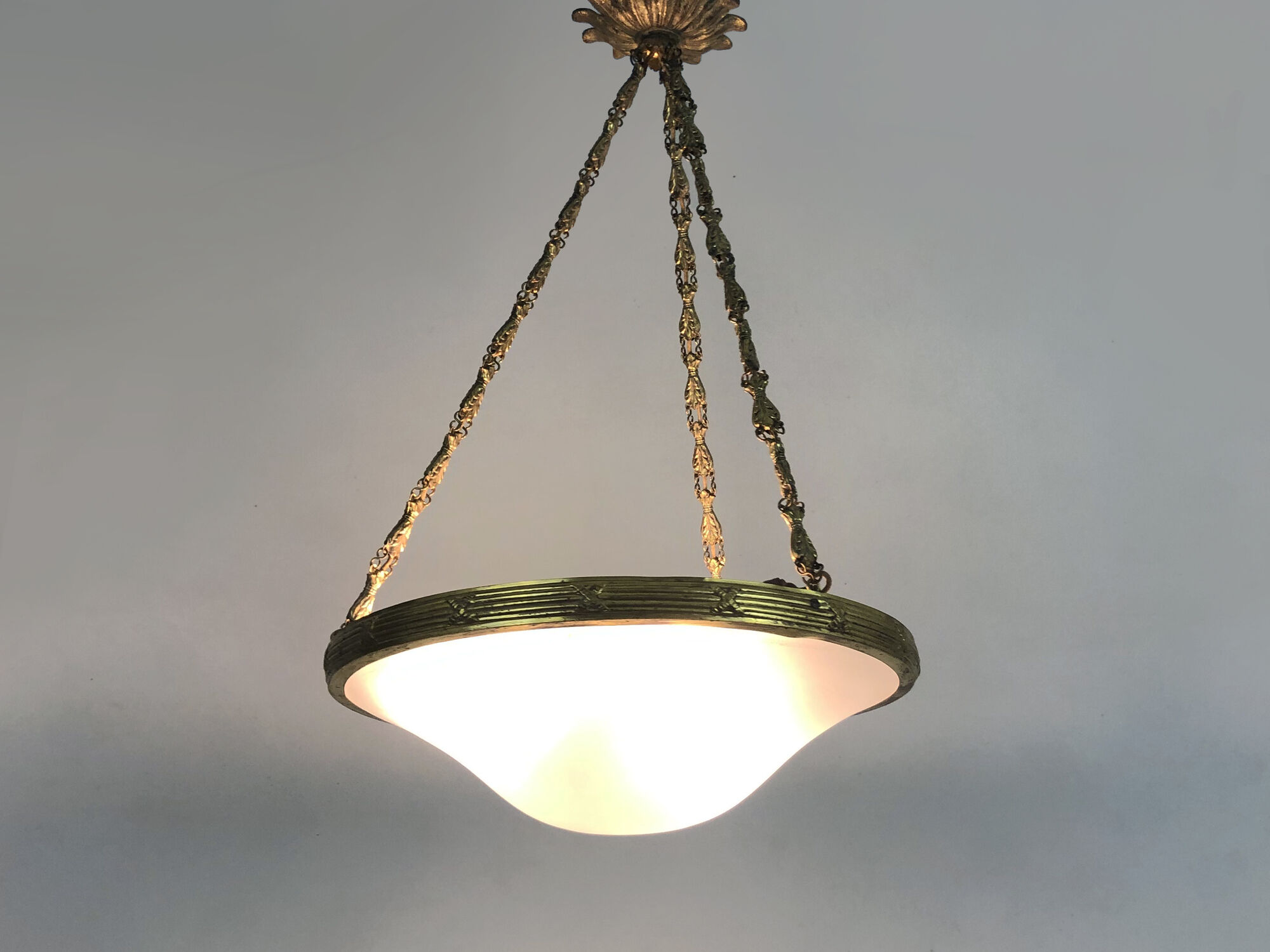 Art nouveau glass washbasin suspension, bronze structure with 3 lights