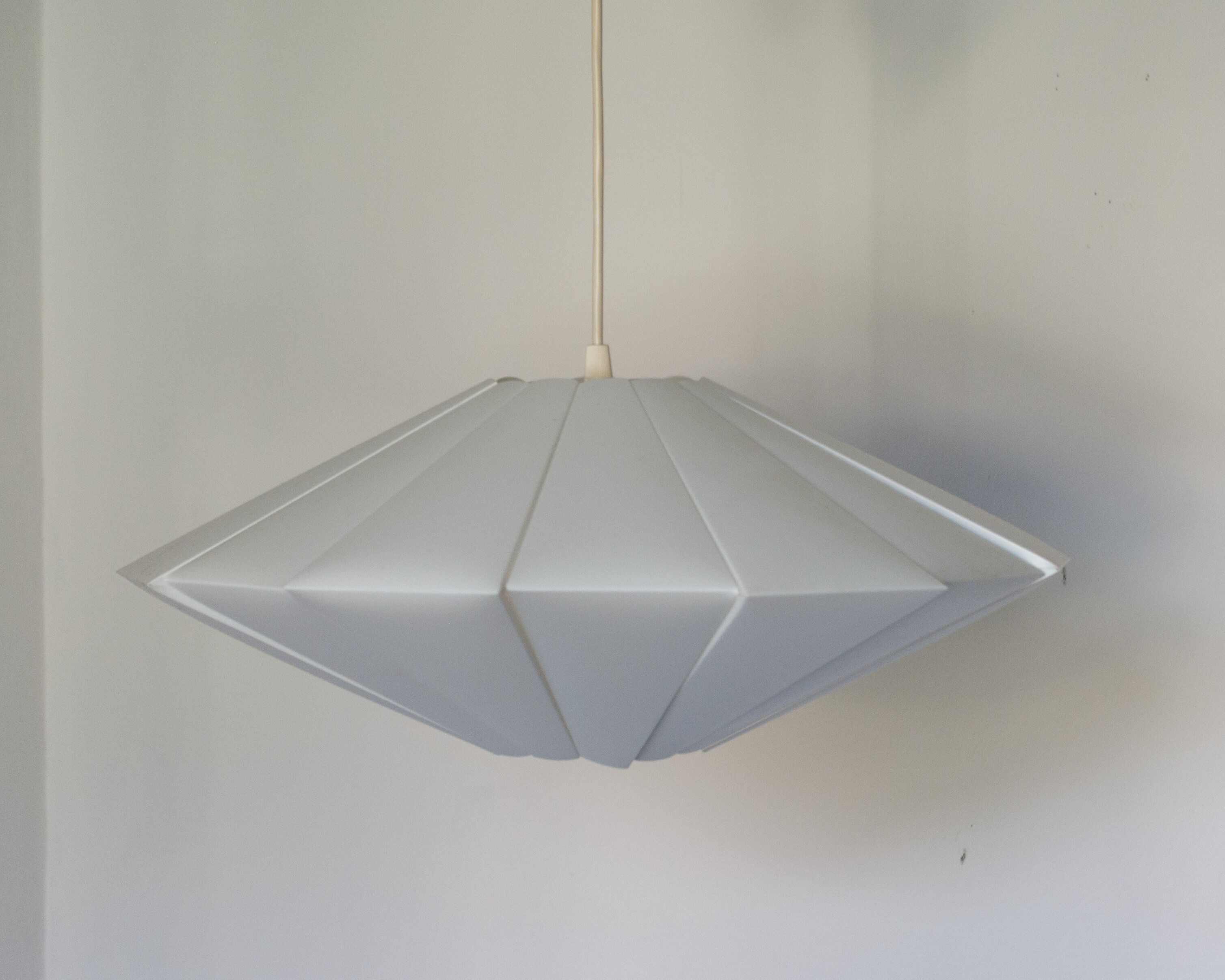 White faceted hanging lamp