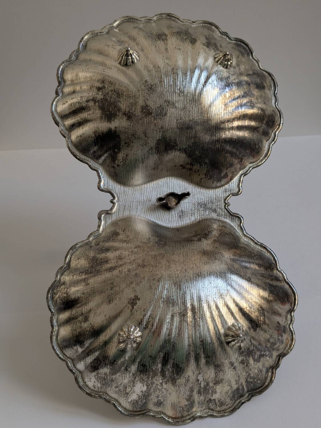 Vintage Double Shell Servant