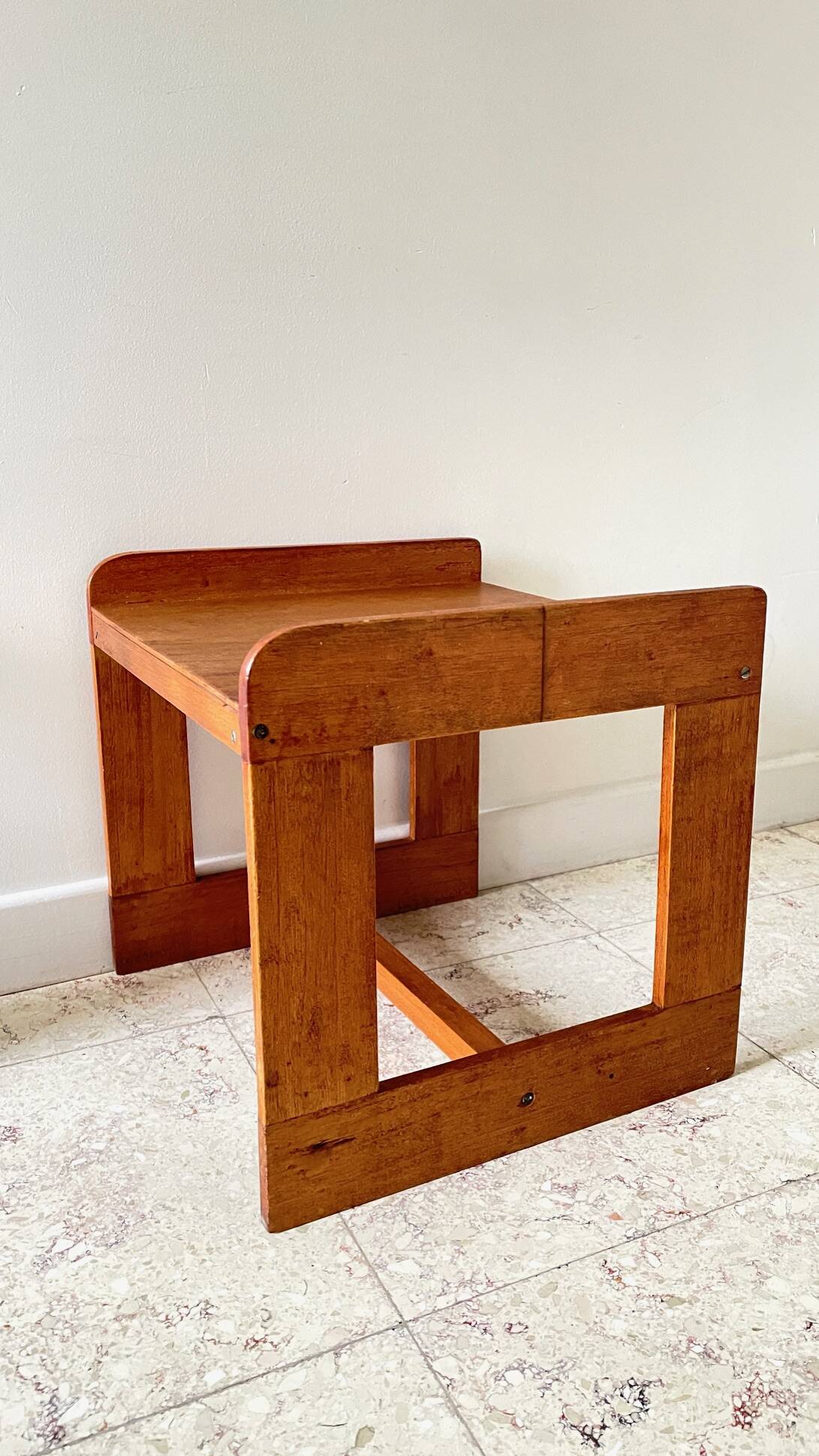 Table basse géométrique bois miel vintage