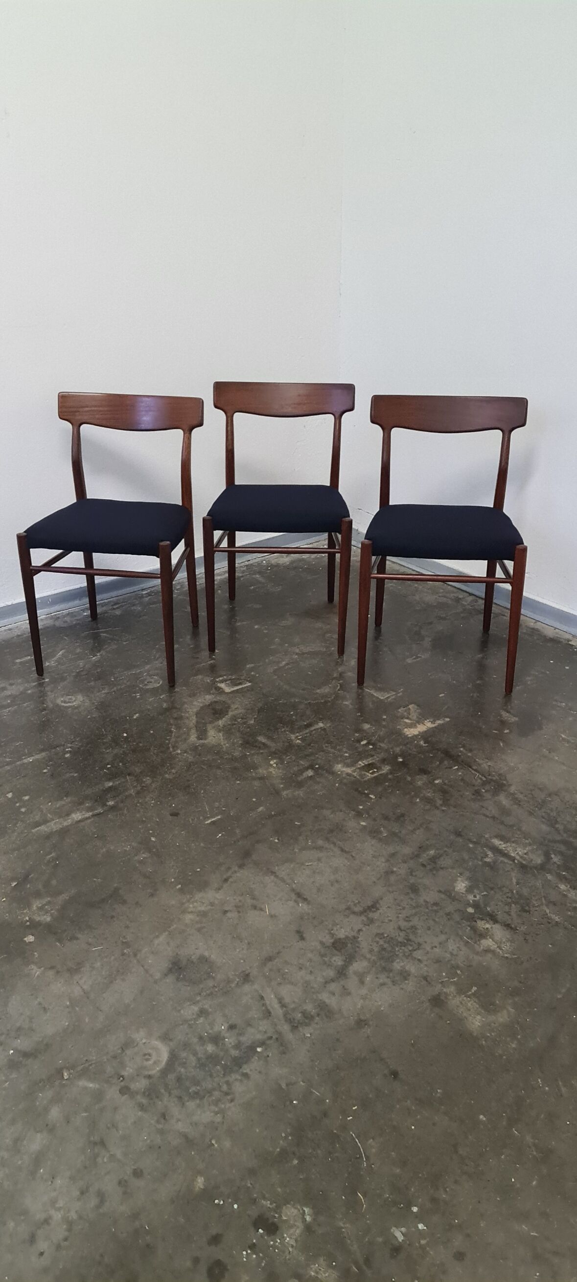 Set of 3 teak dining chairs