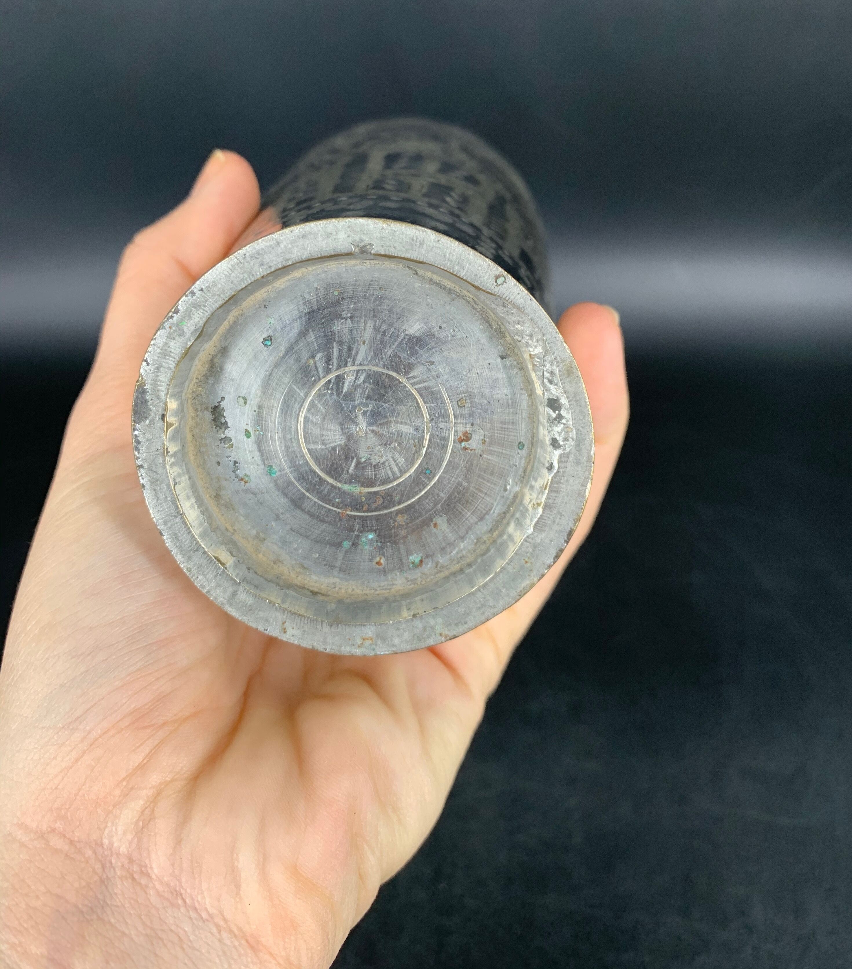 Glass in former Lassi No.14, India / Pakistan