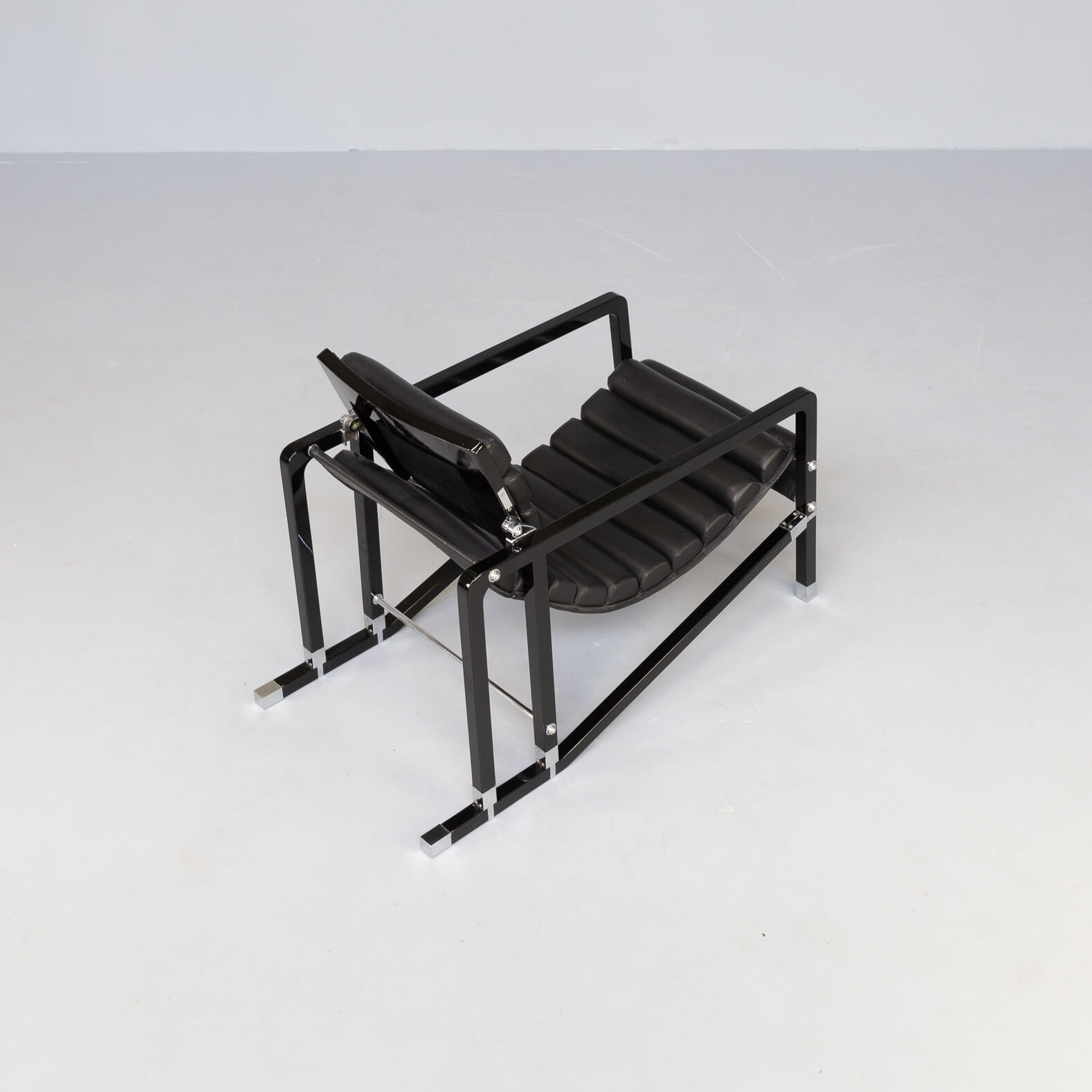 Eileen Gray re-edition lounge fauteuil ‘1927 Transat’ by Ecart International