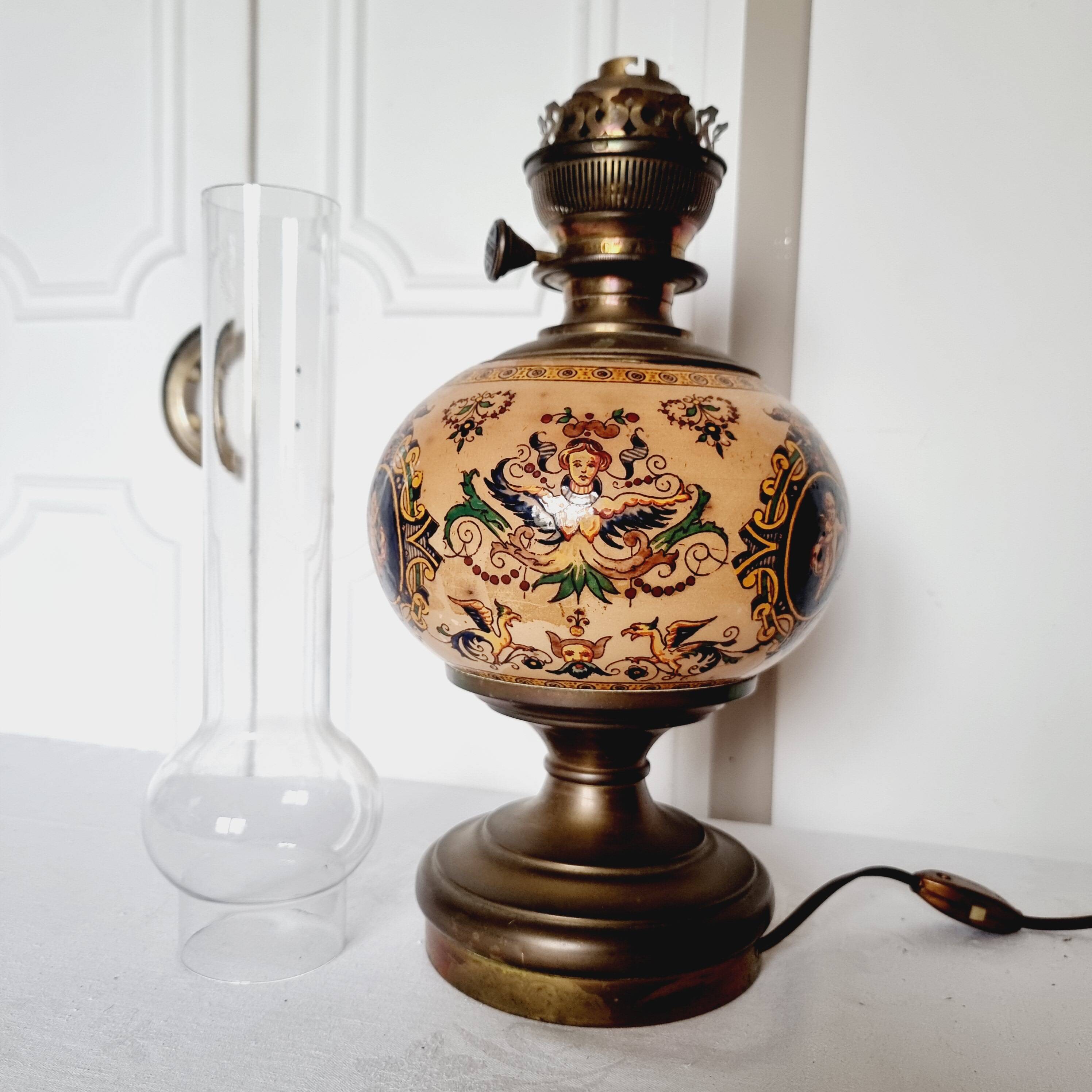 Electrified oil lamp in bronze and hand-painted Gien earthenware