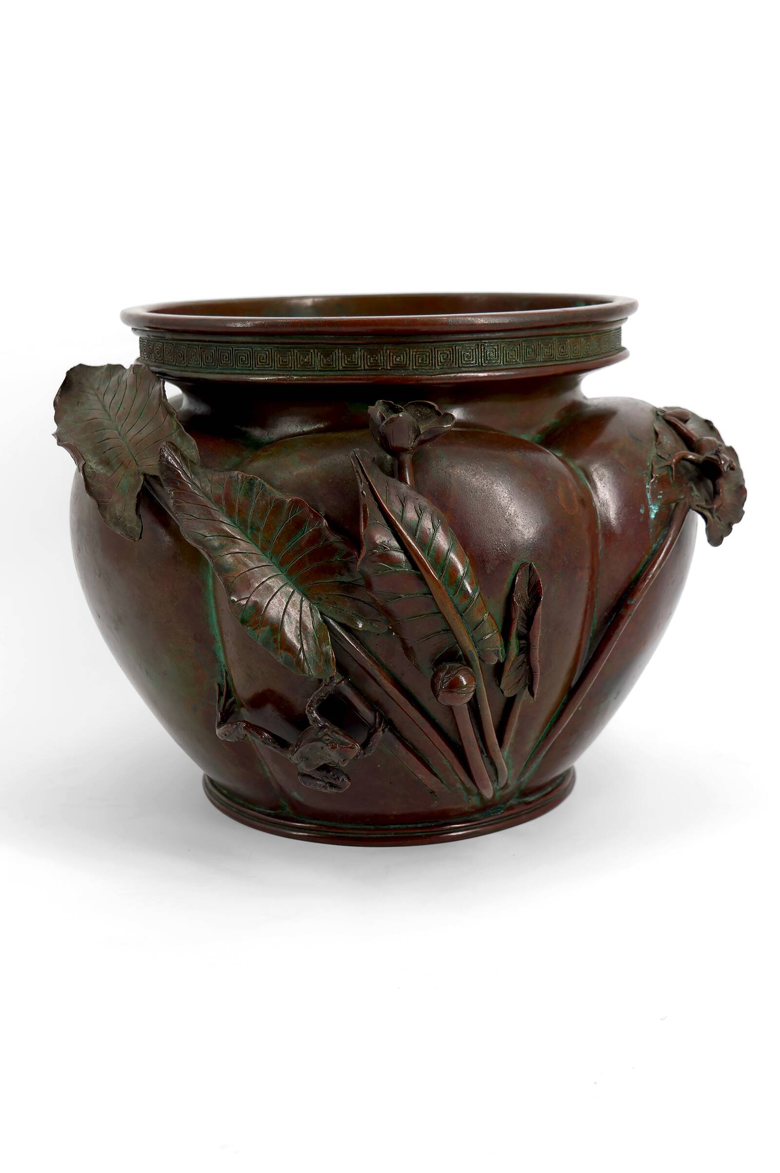 Exceptional planter / cache-pot in patinated Japanese bronze circa 1880.