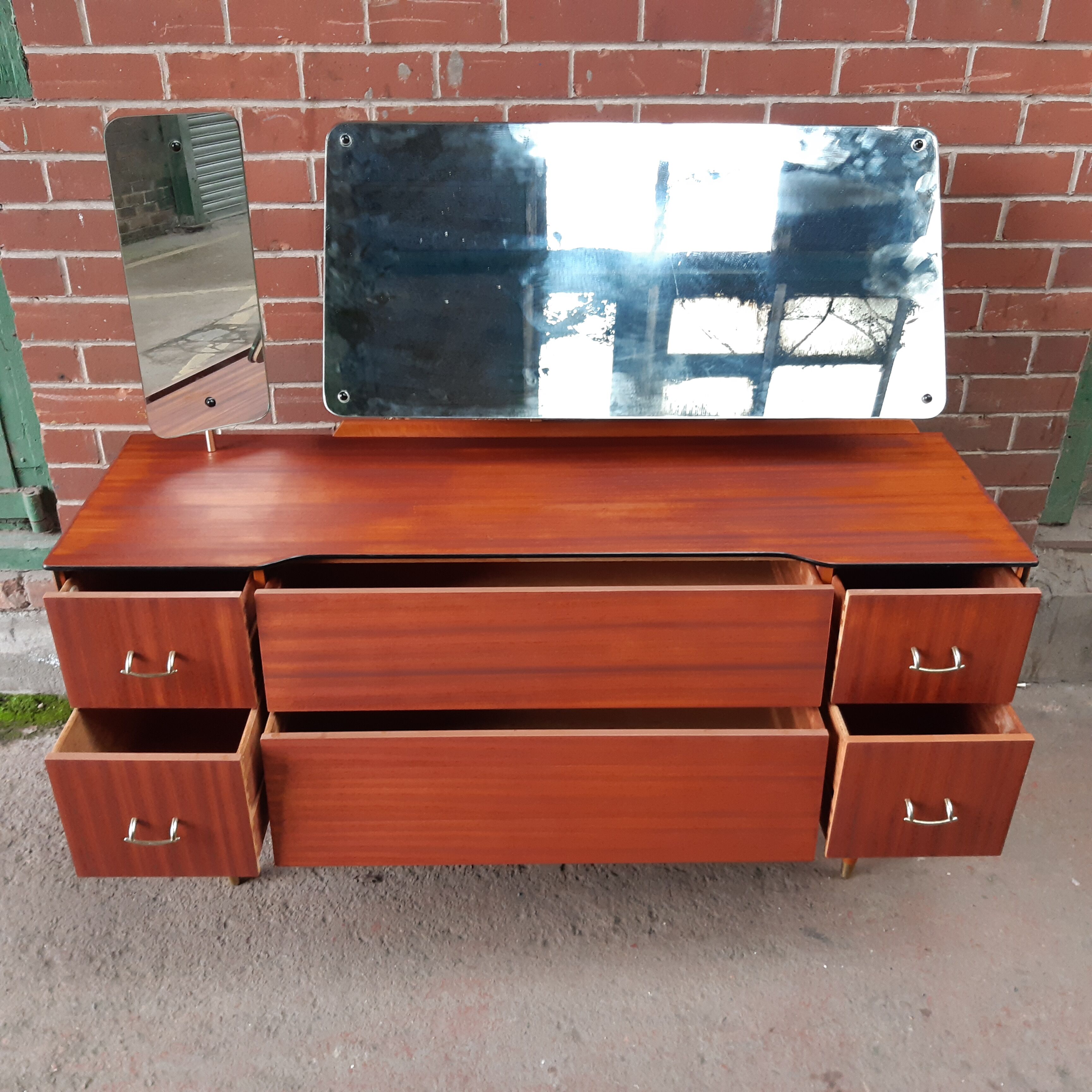 Avalon Yatton dressing table