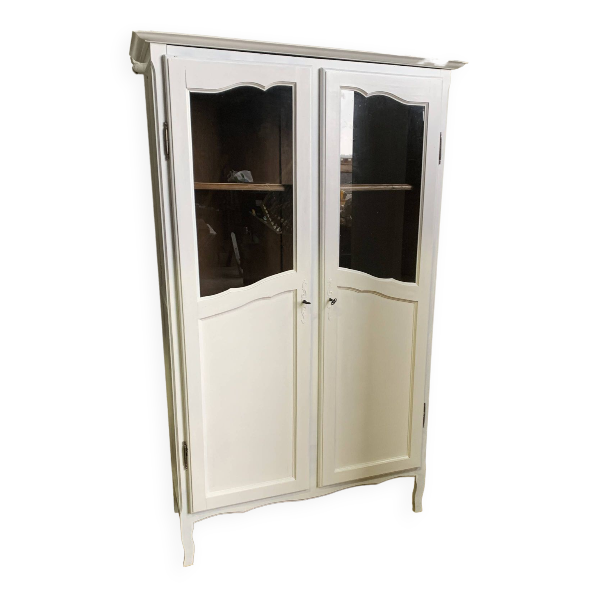 Parisian china cabinet display