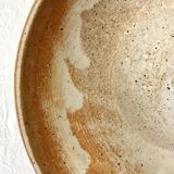 Free-standing stoneware fruit bowl