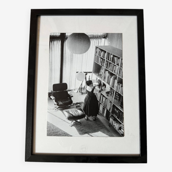 Photo ray eames eames house lounge chair herman miller vitra