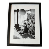Photo ray eames eames house lounge chair herman miller vitra