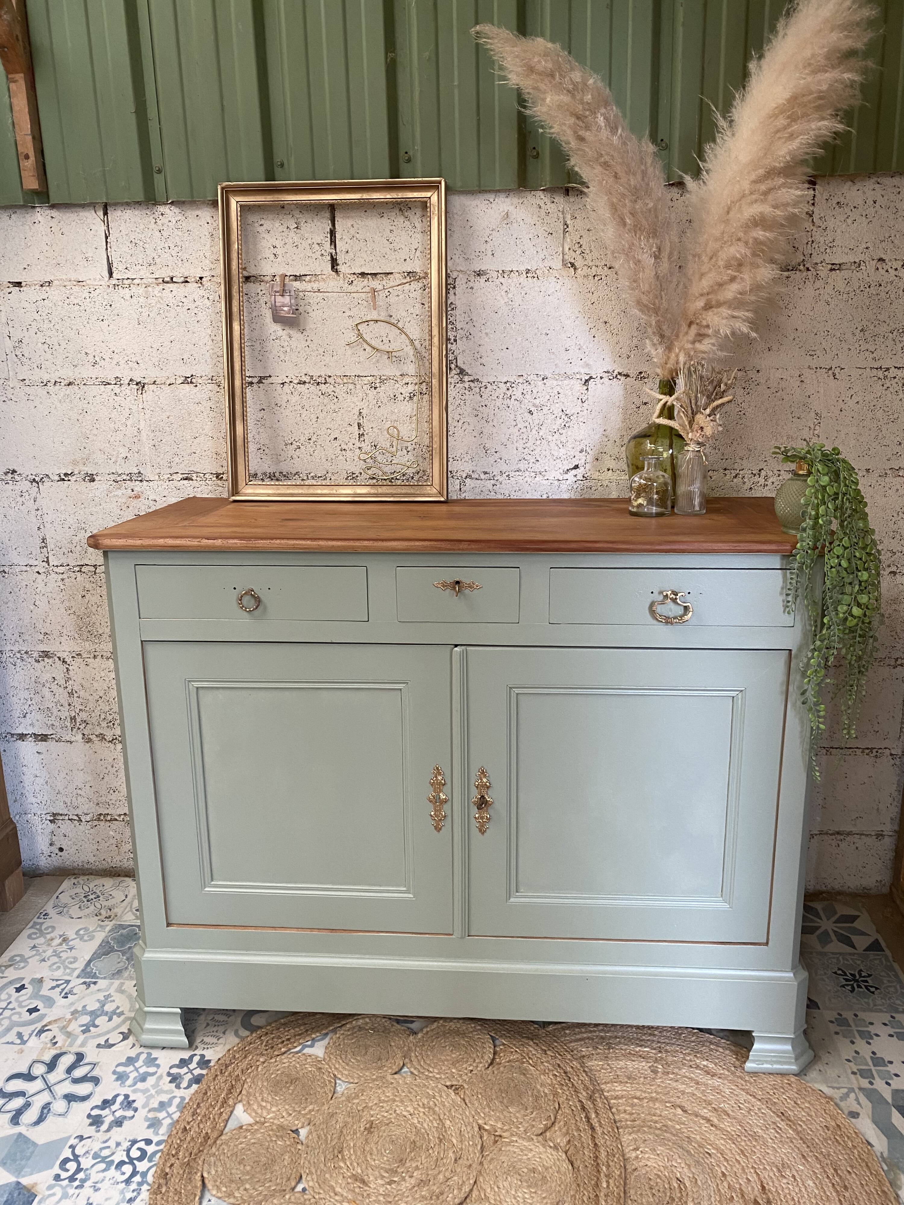 Solid wood sideboard