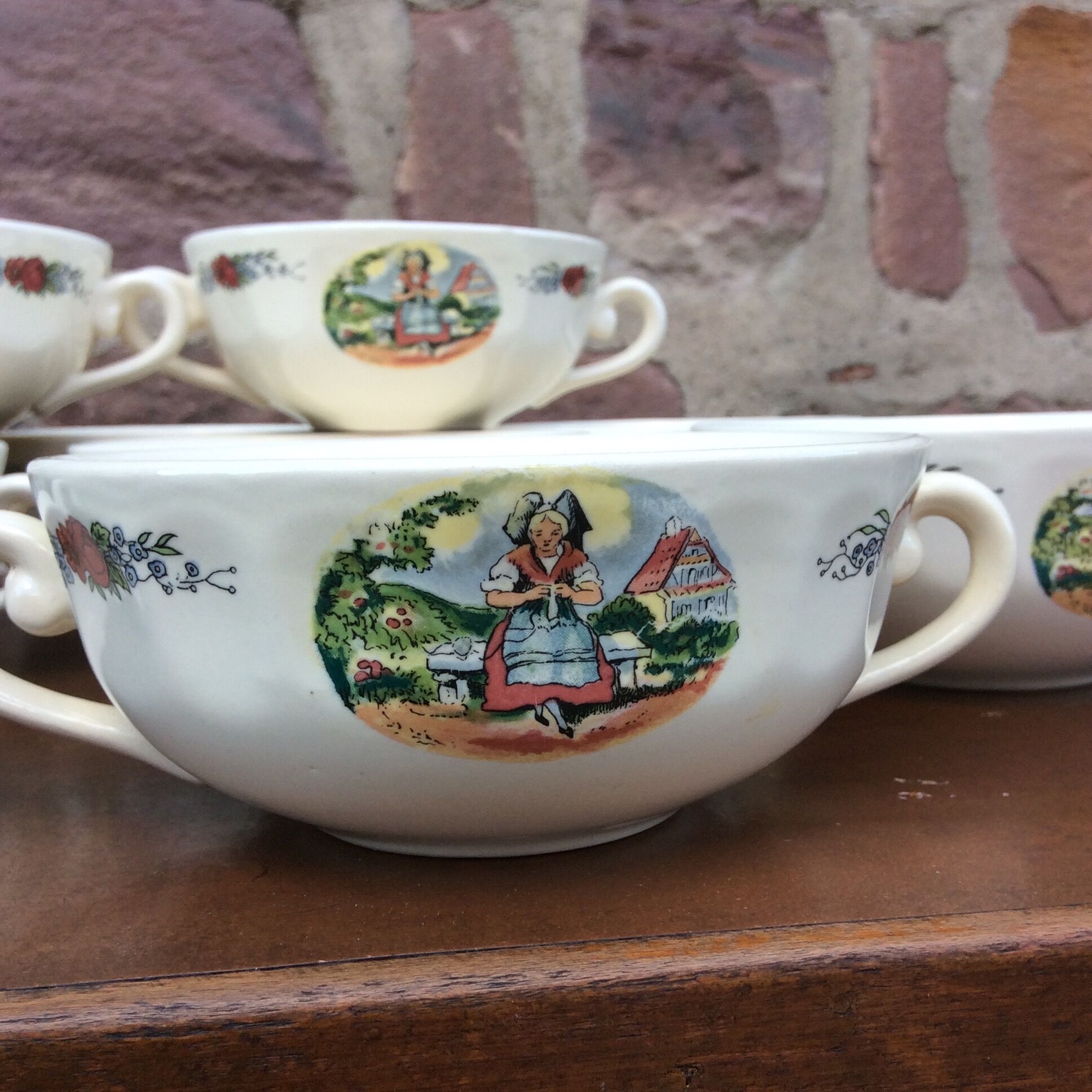 Rare set of 12 bowls with 2 handles Obernai Sarreguemines Lux