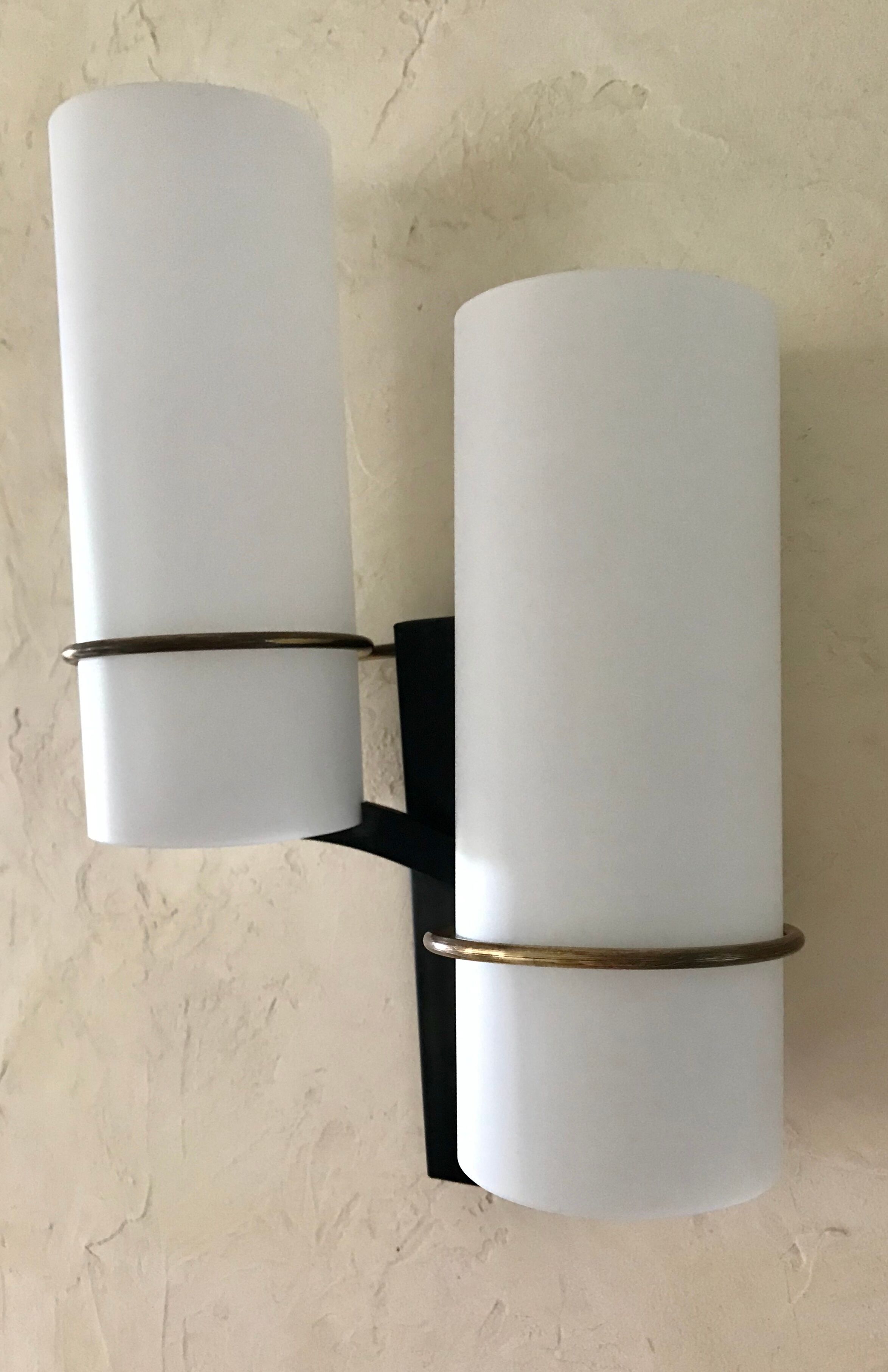 Double sconce in opaline