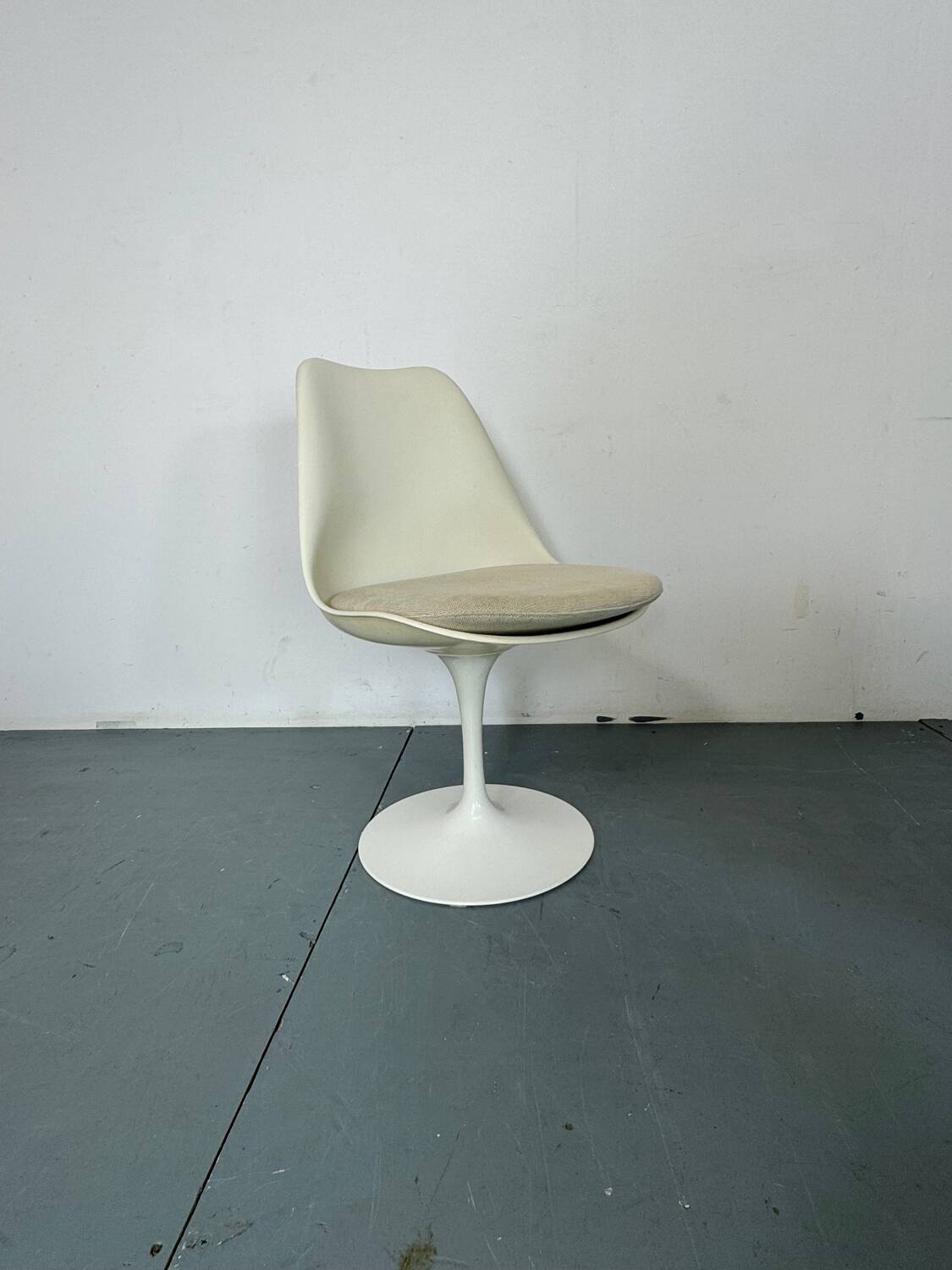 4 Mid-Century Modernist Space Age Tulip Chairs by Eero Saarinen Knoll, 1960s
