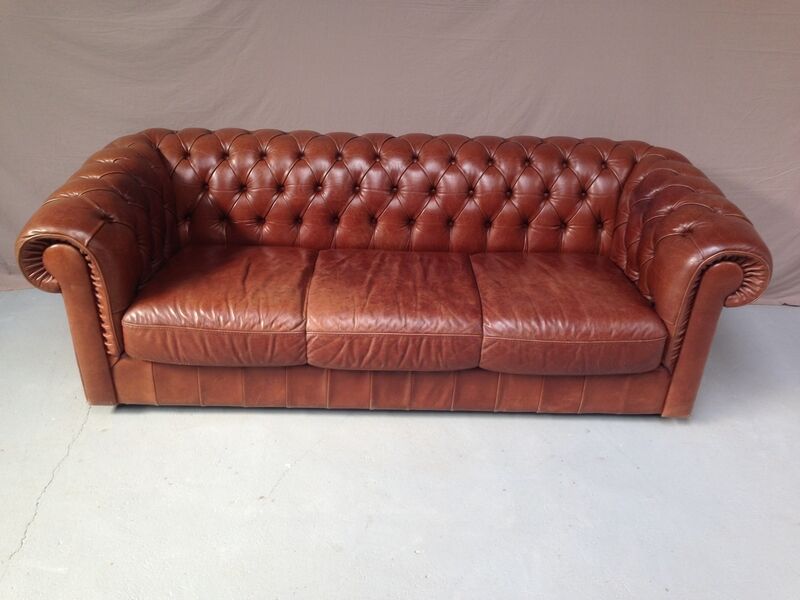 Chesterfield brown sofa 3-seater