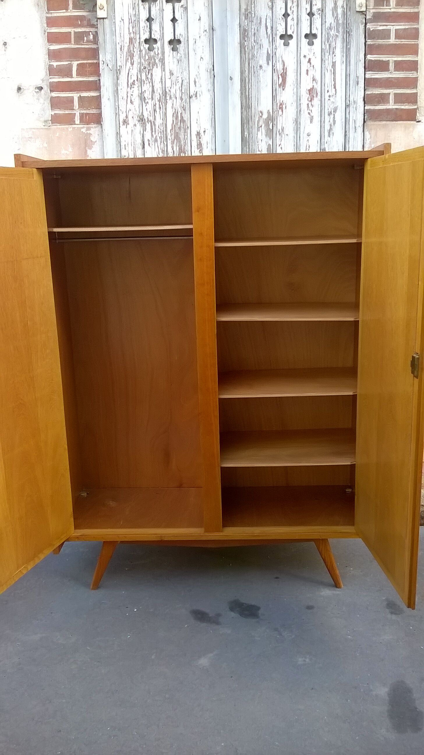 rattan bedside cabinet and sounds