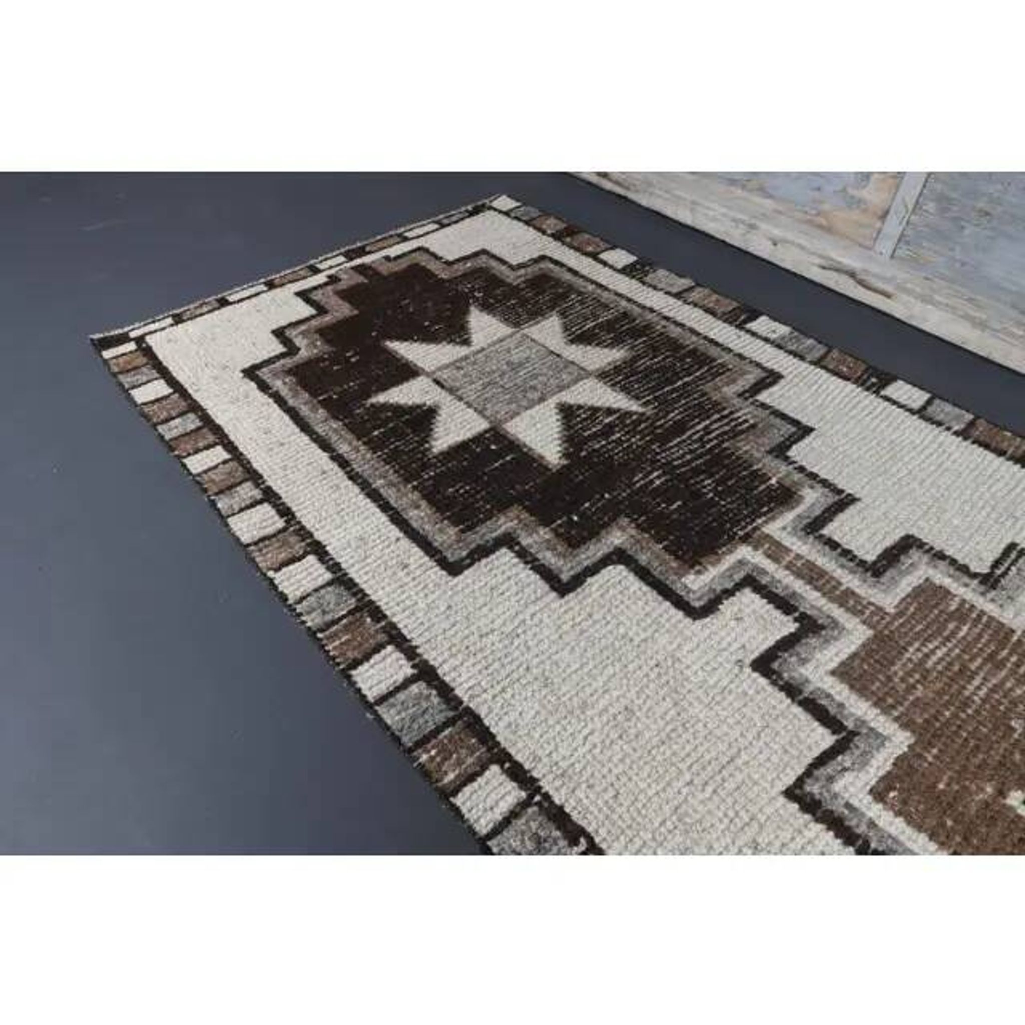 1970s Vintage Turkish Oushak Diamond Wool Runner 97x323